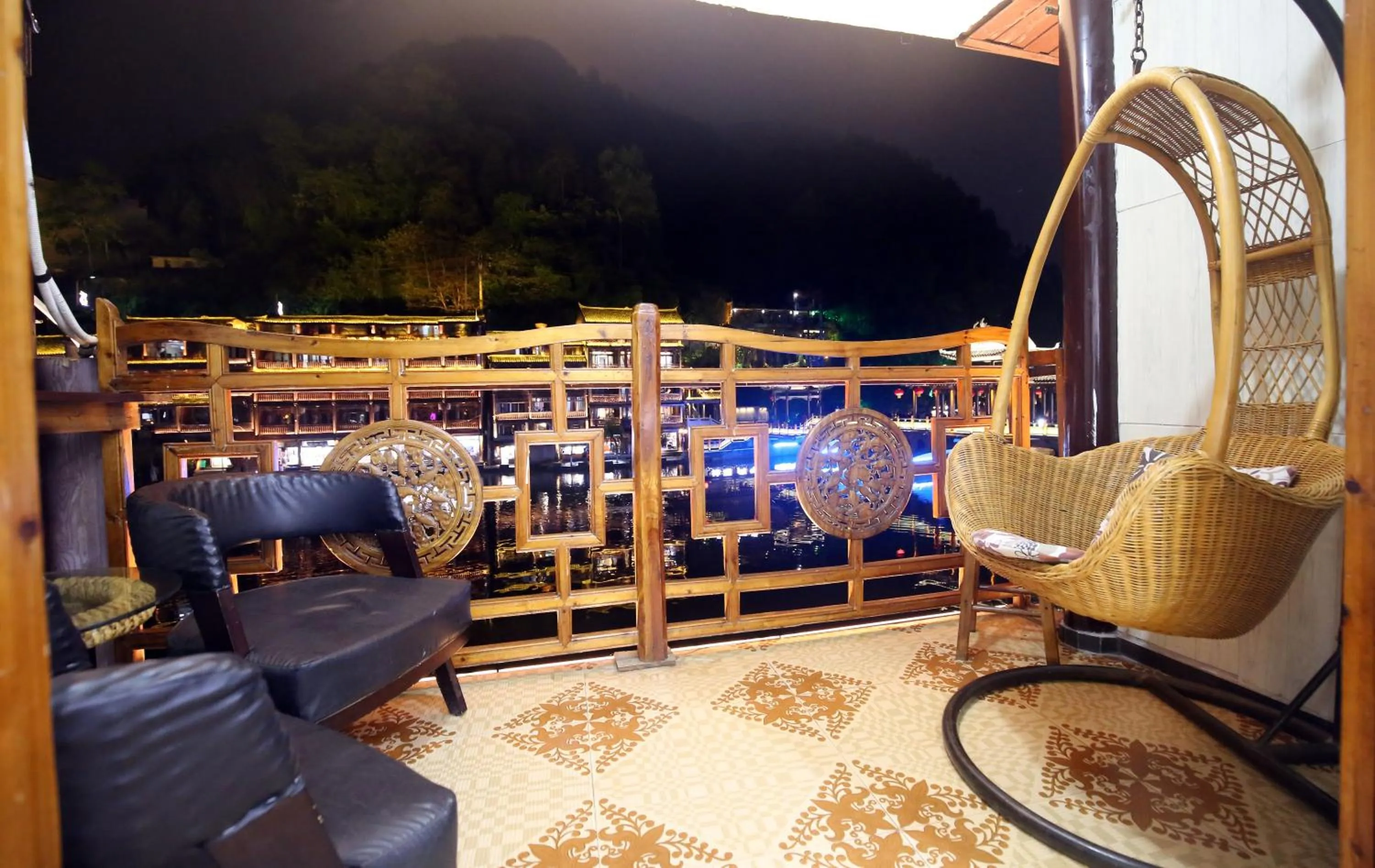 LQJ Riverside Guest House