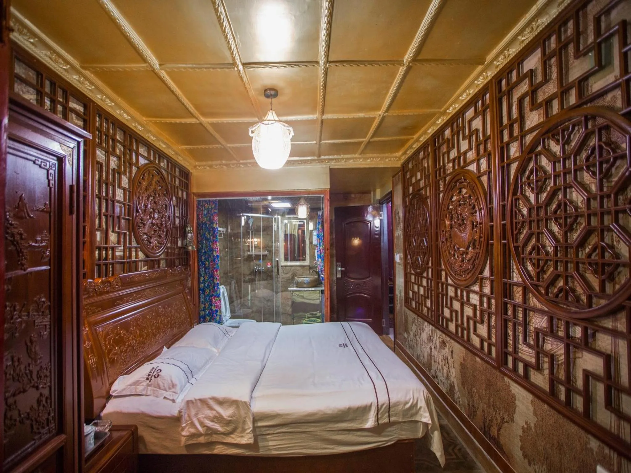 On site, Bed in LQJ Riverside Guest House