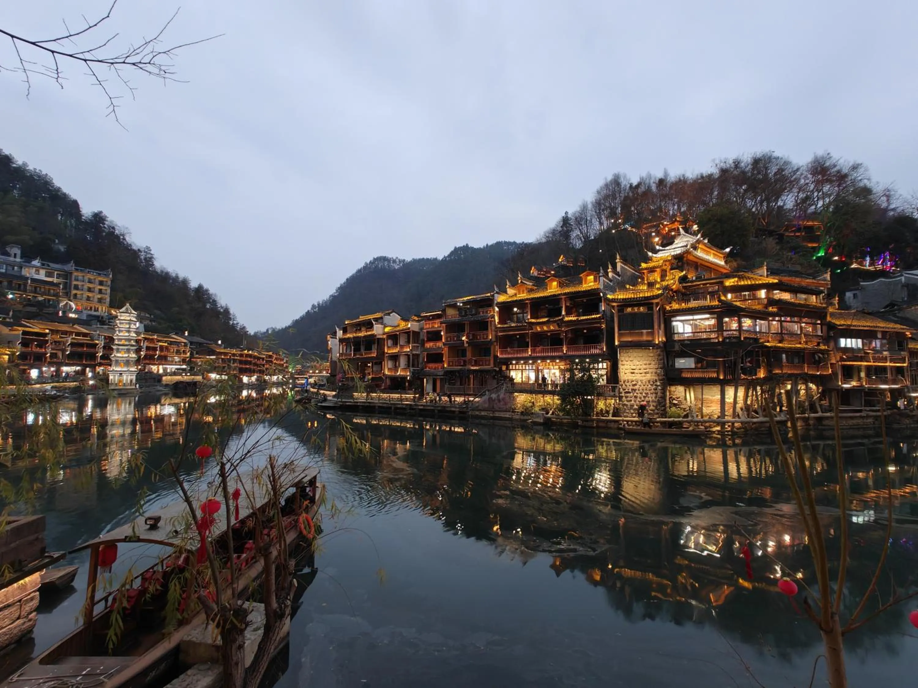 LQJ Riverside Guest House