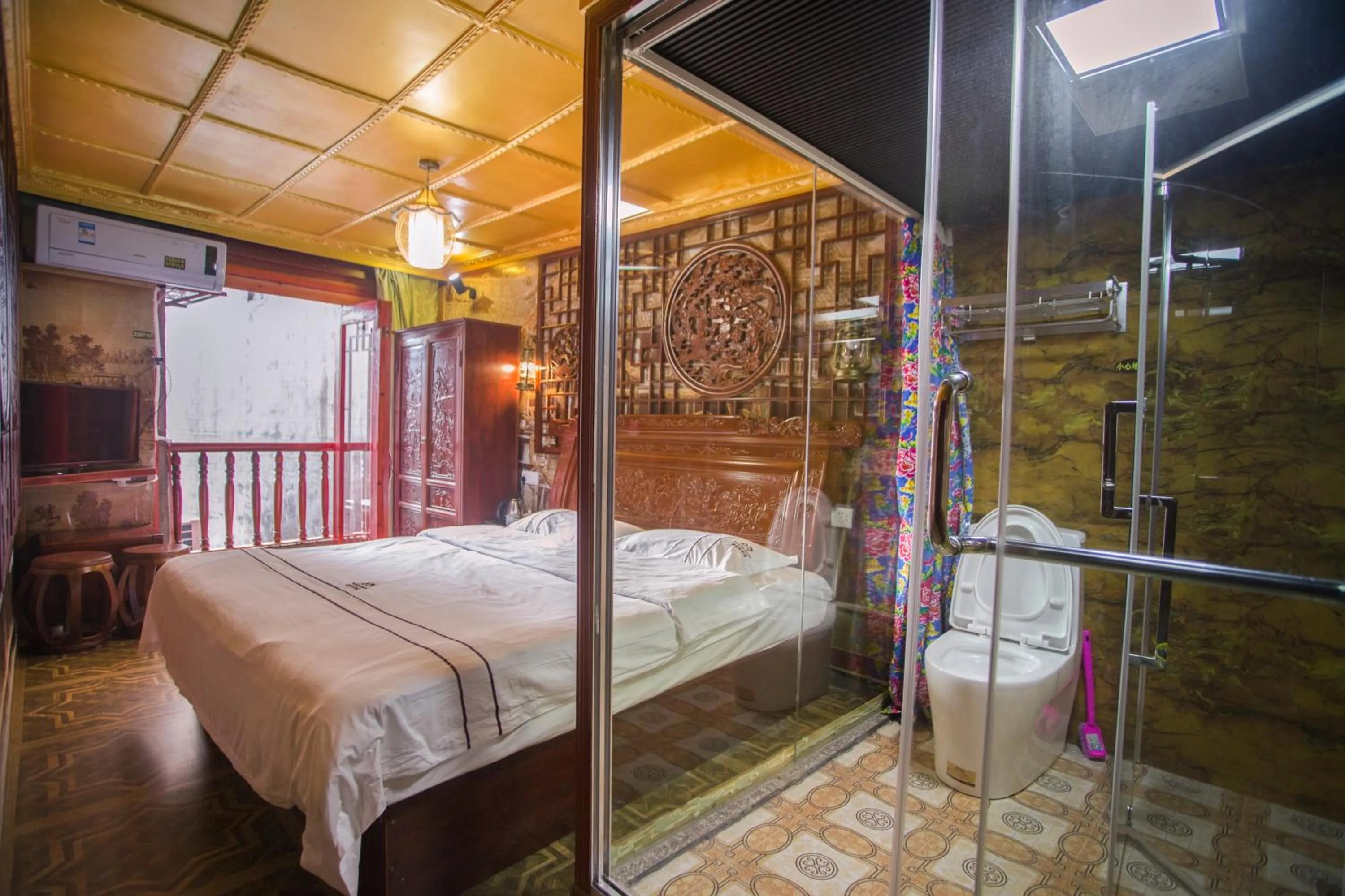 Photo of the whole room, Bed in LQJ Riverside Guest House