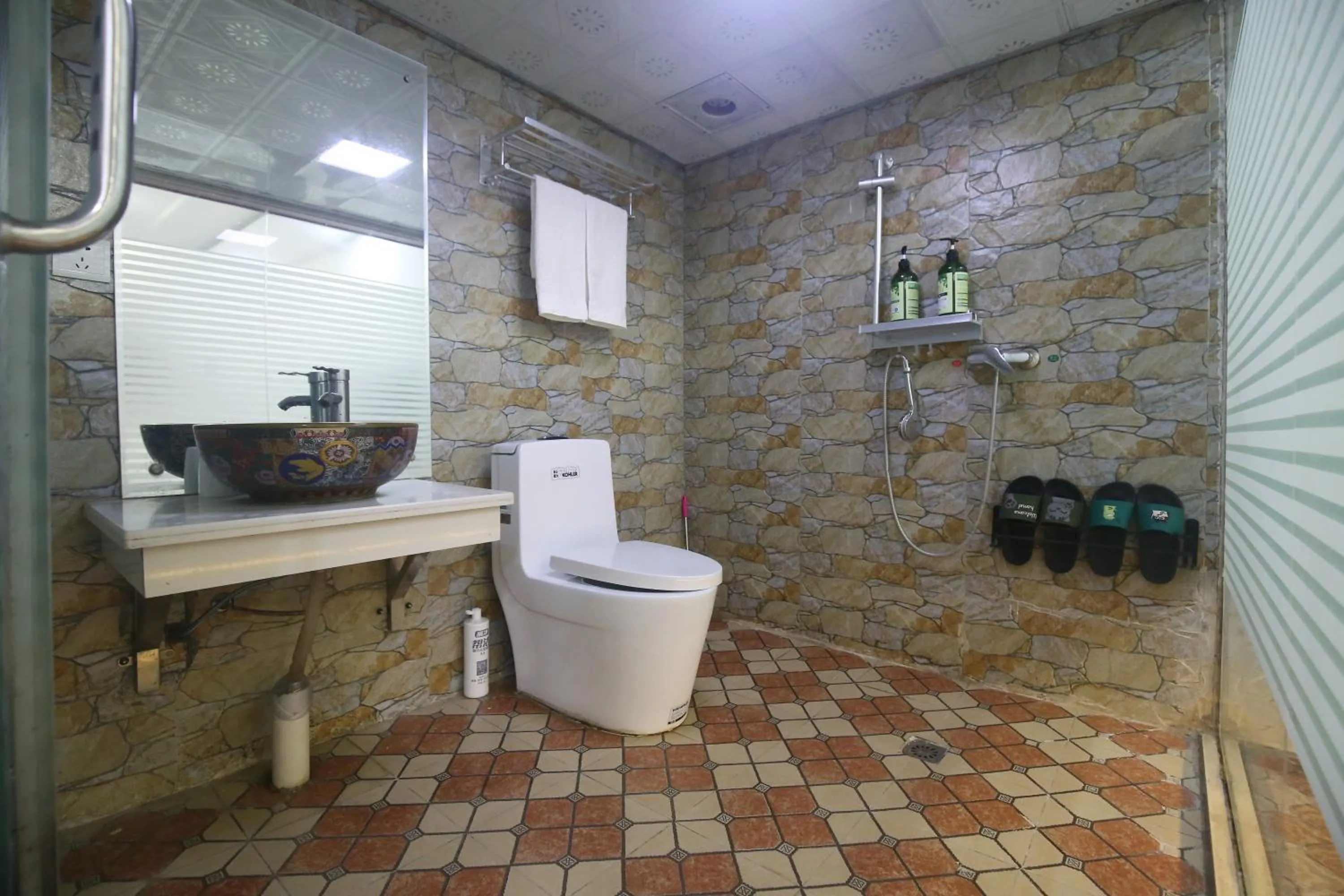 LQJ Riverside Guest House