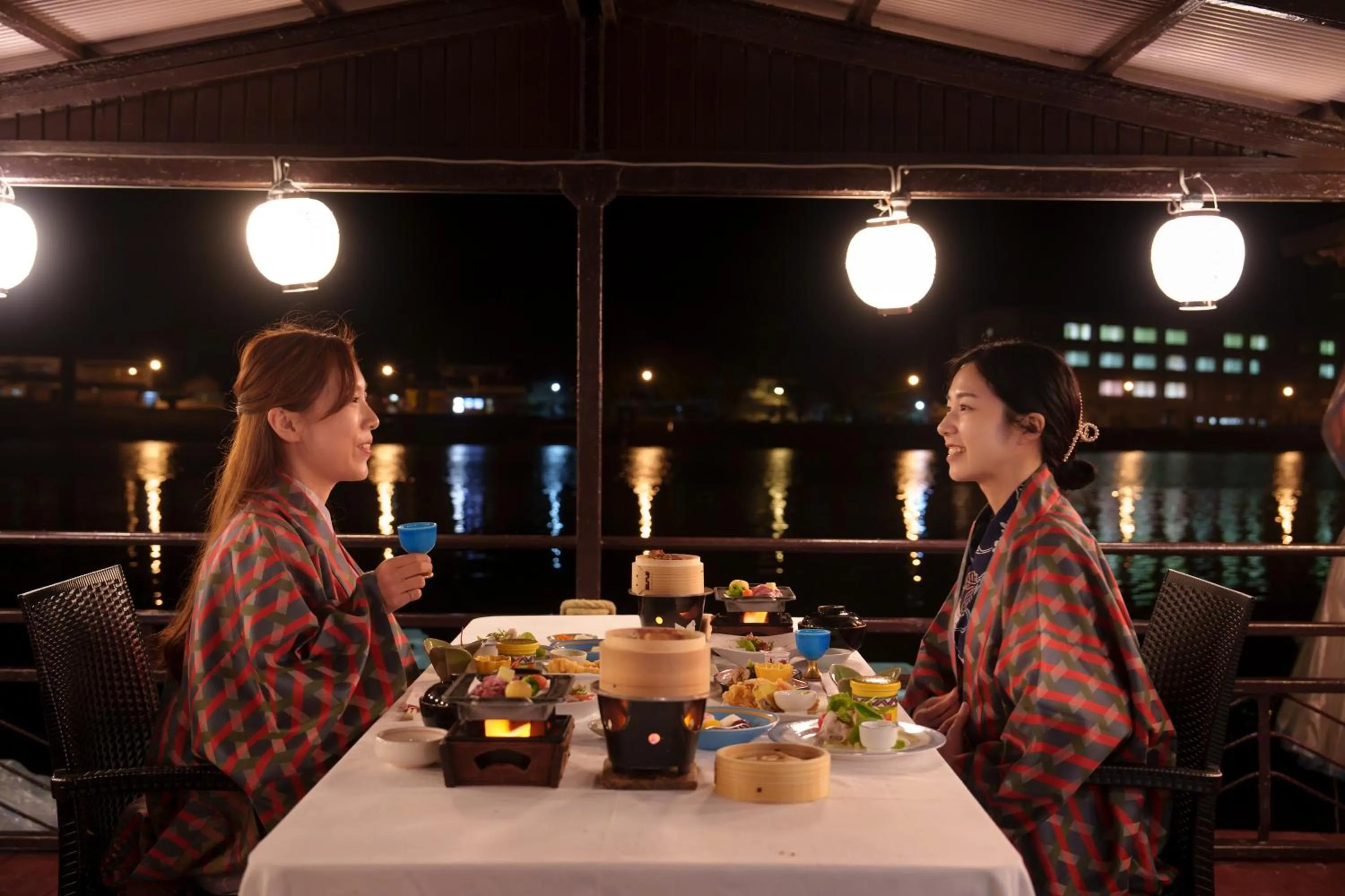 Evening entertainment in Hita Onsen Kizantei Hotel