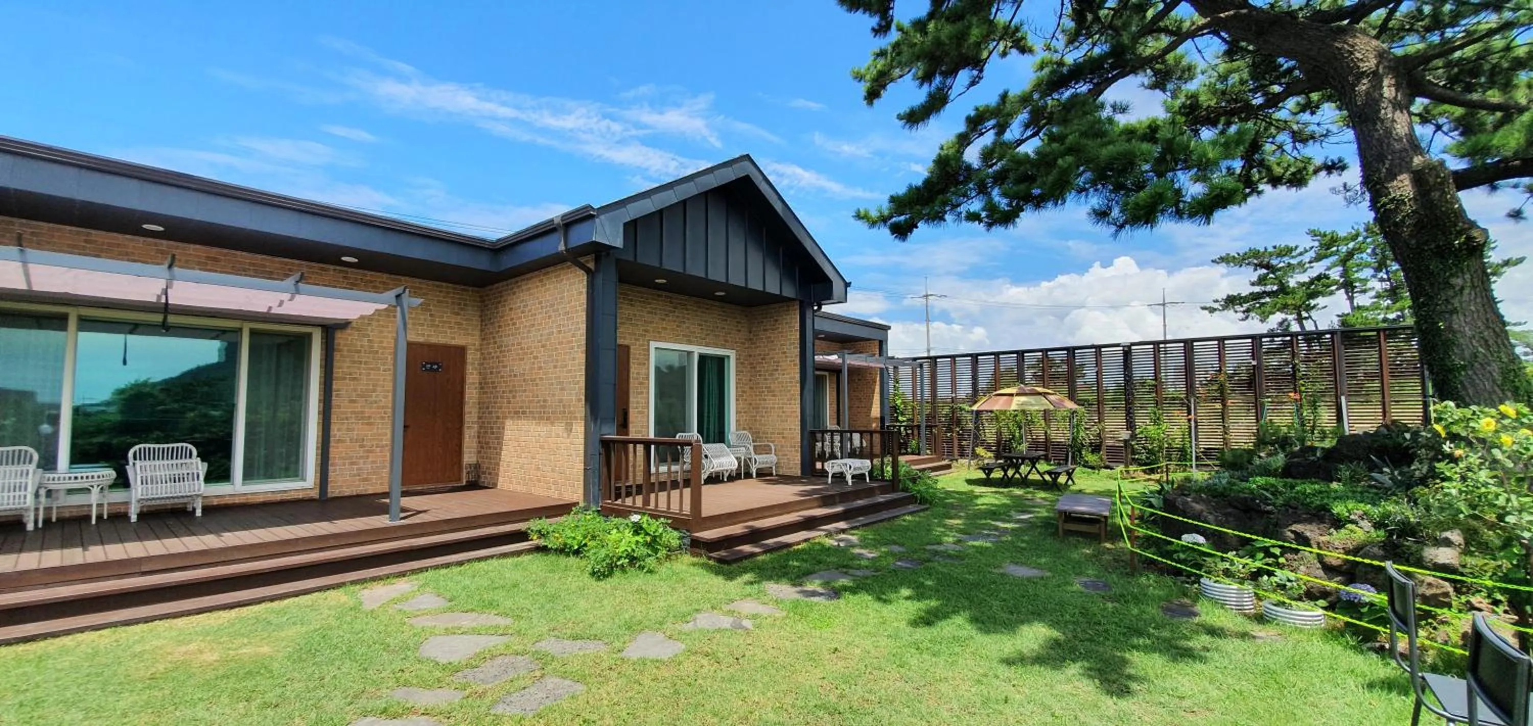Wind Jeju Cafe & Pension