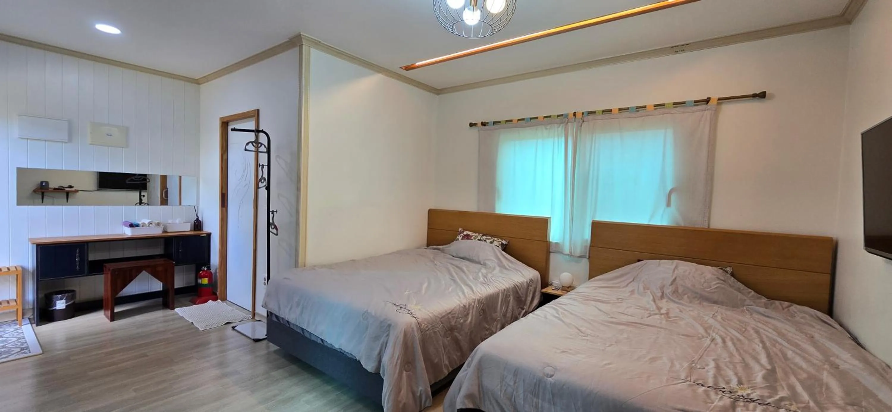 Bed in Wind Jeju Cafe & Pension