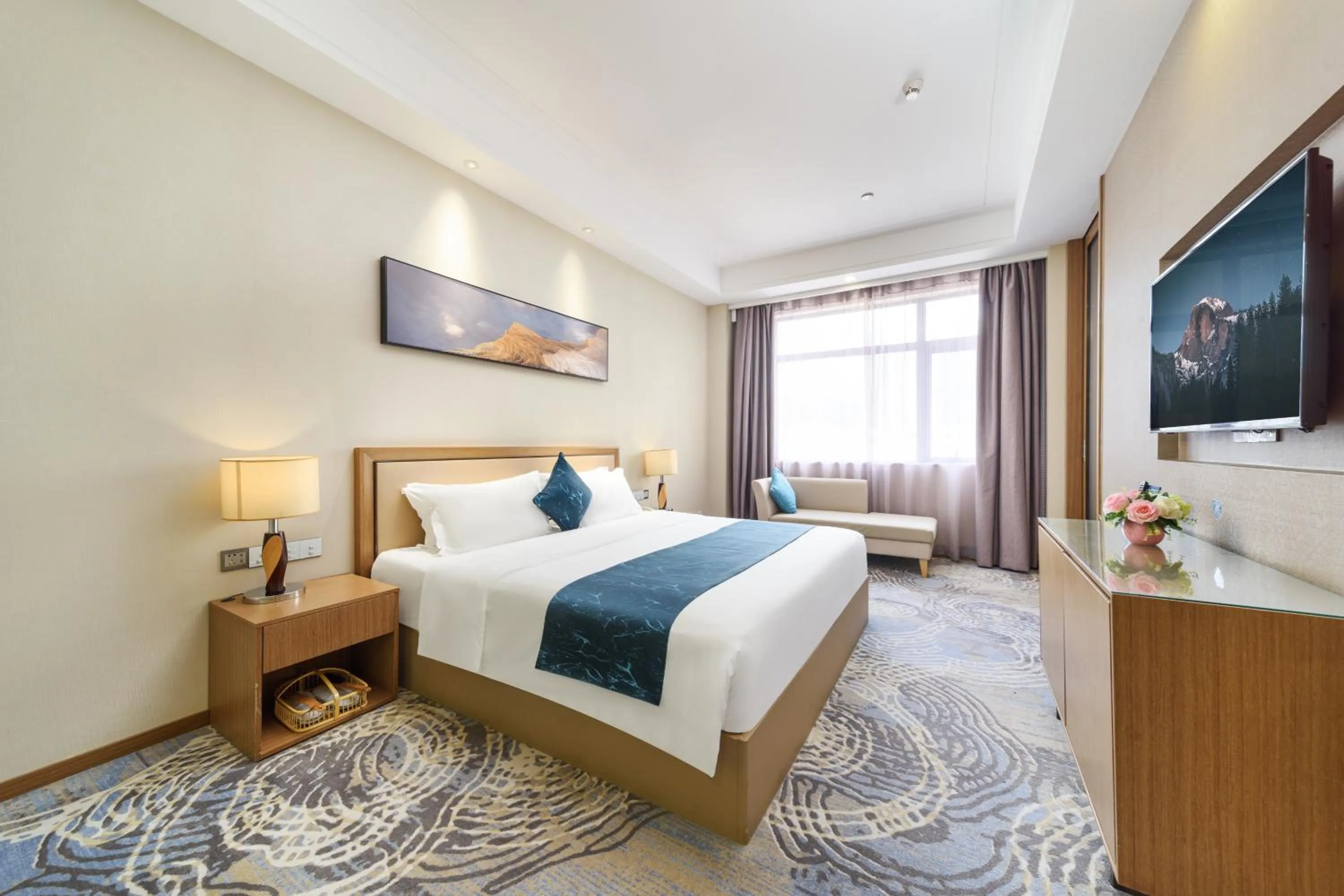 Bedroom, Bed in Qianhai Holiday Hotel