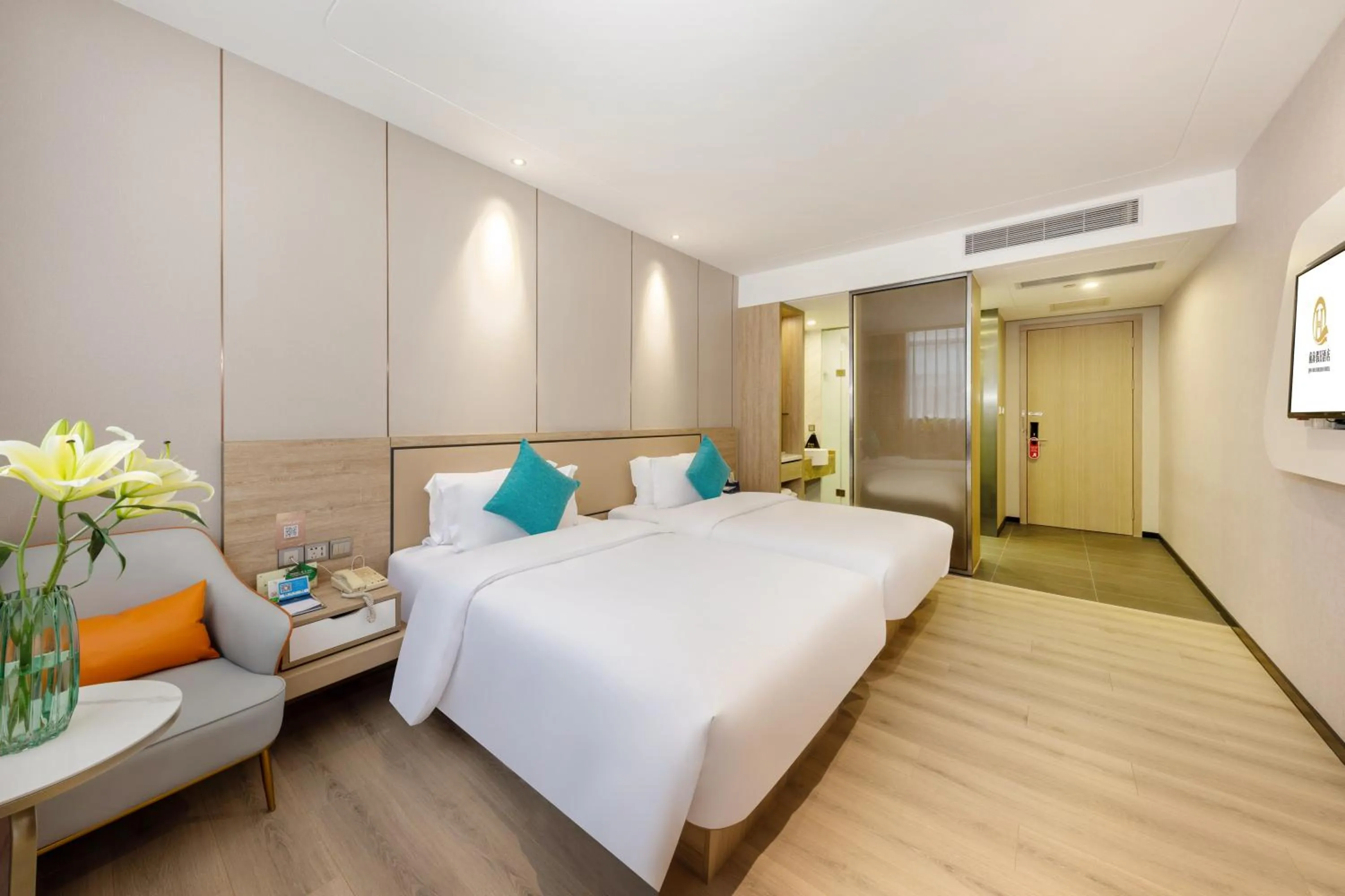 Bedroom, Bed in Qianhai Holiday Hotel