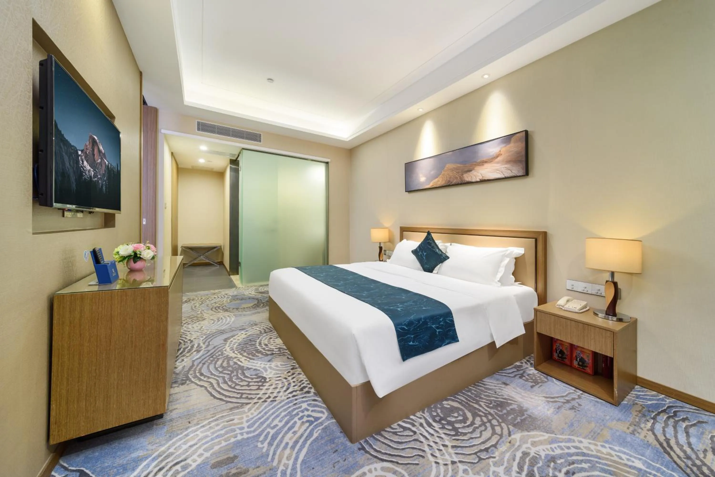 Bedroom, Bed in Qianhai Holiday Hotel