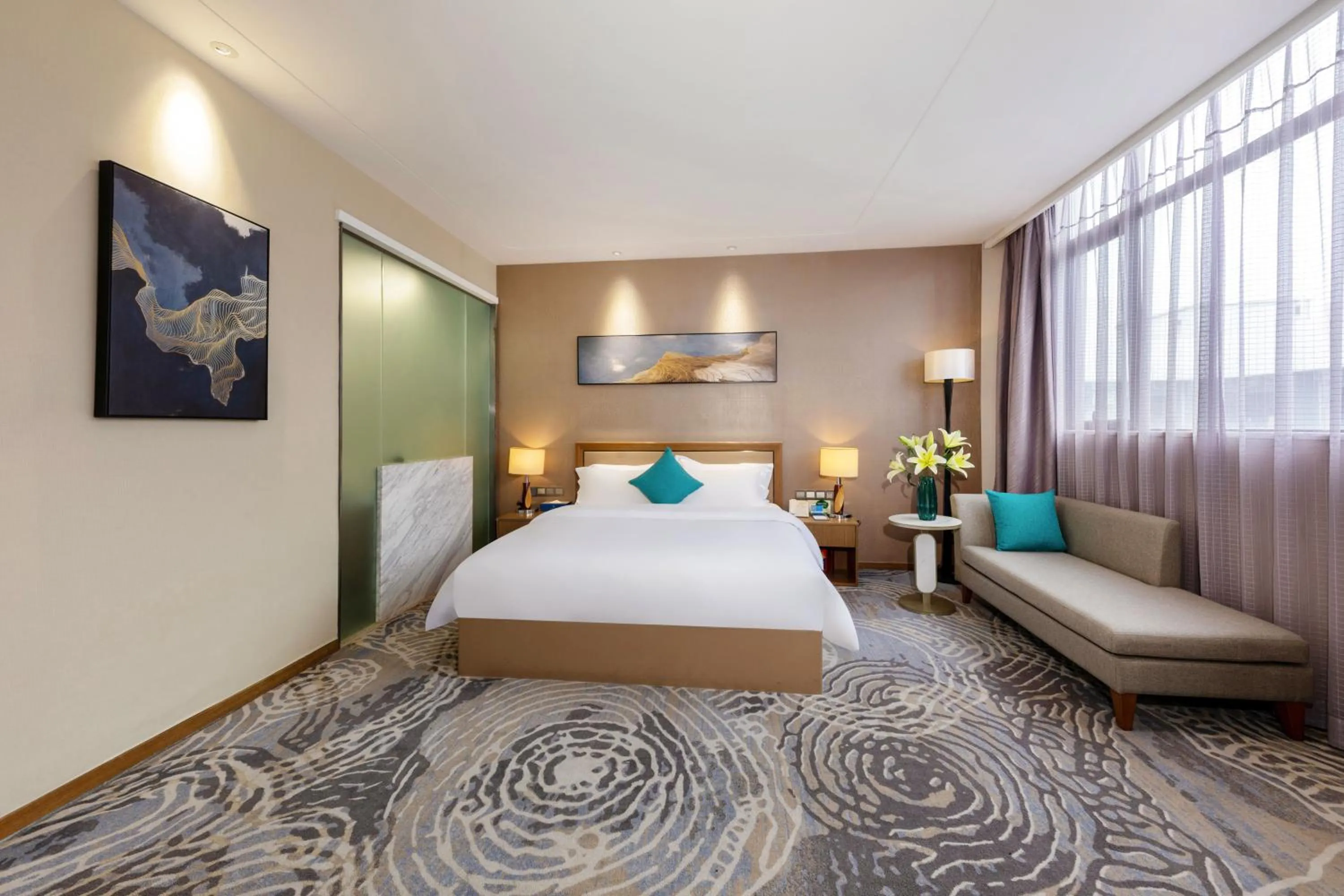 Bedroom, Bed in Qianhai Holiday Hotel