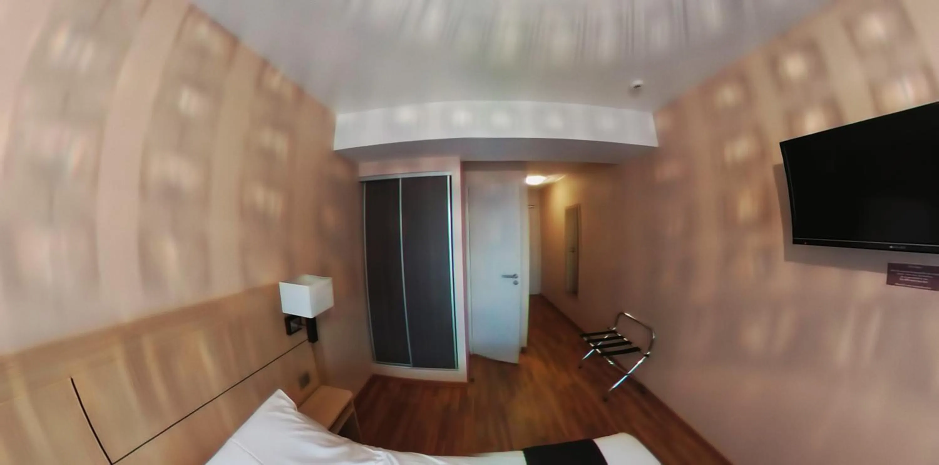 Bedroom, Bed in Hotel Au Bon Coin