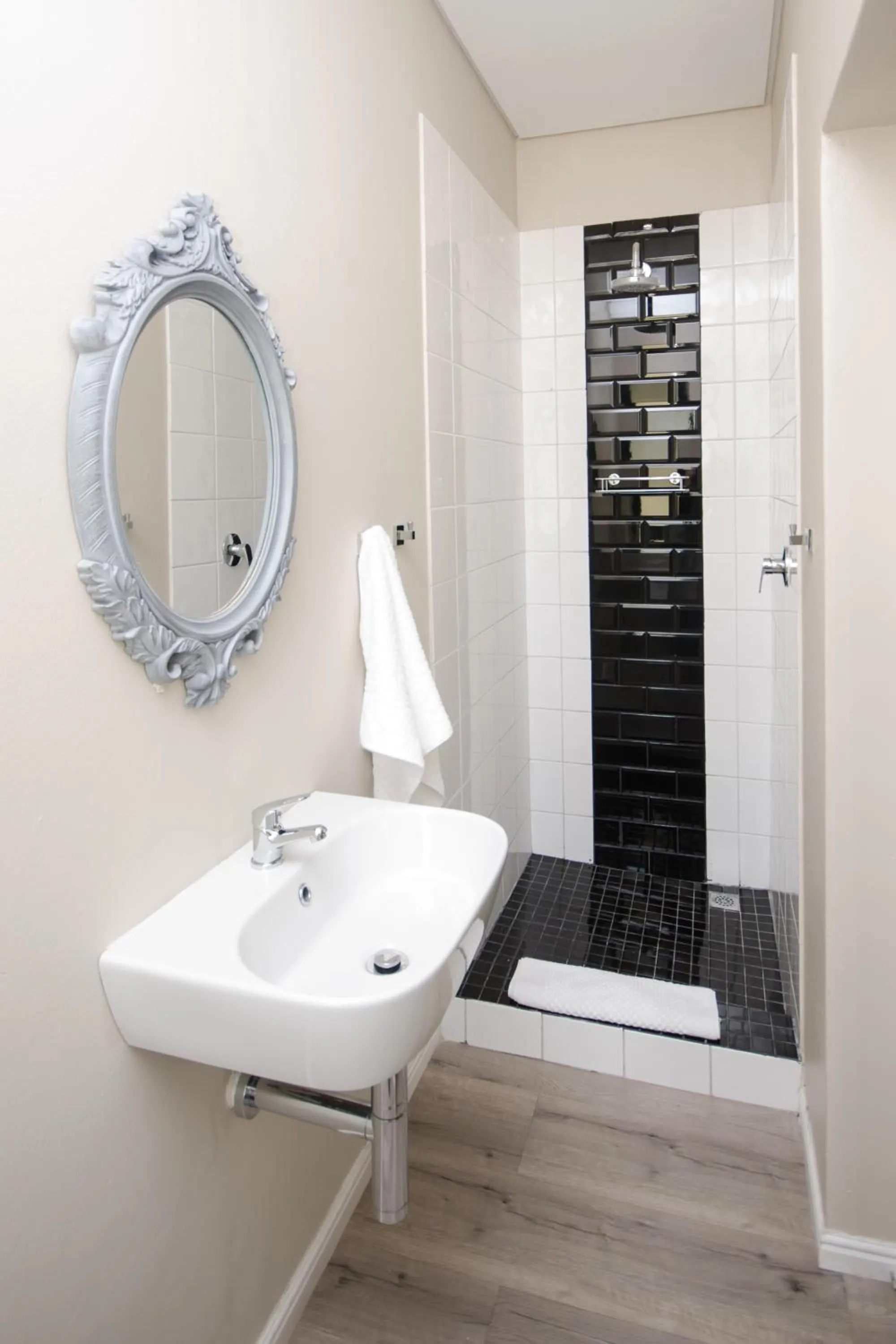 Shower in Du Kloof Lodge