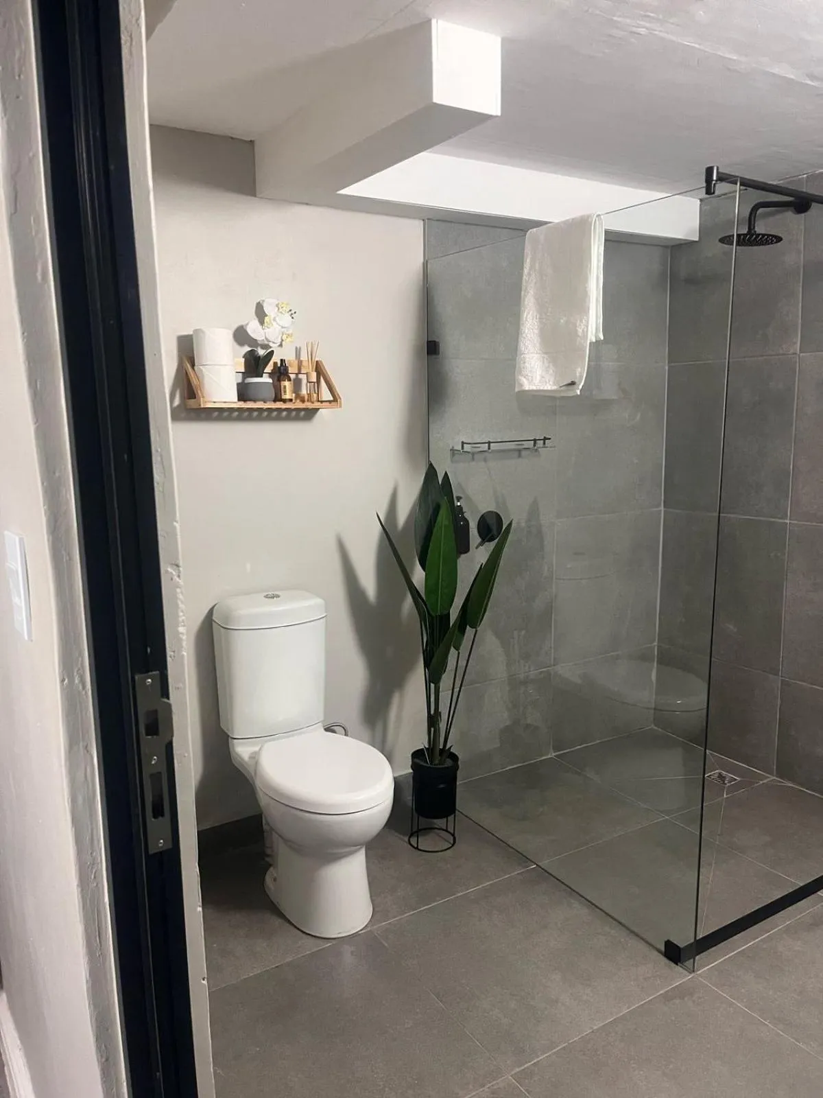 Shower in Du Kloof Lodge