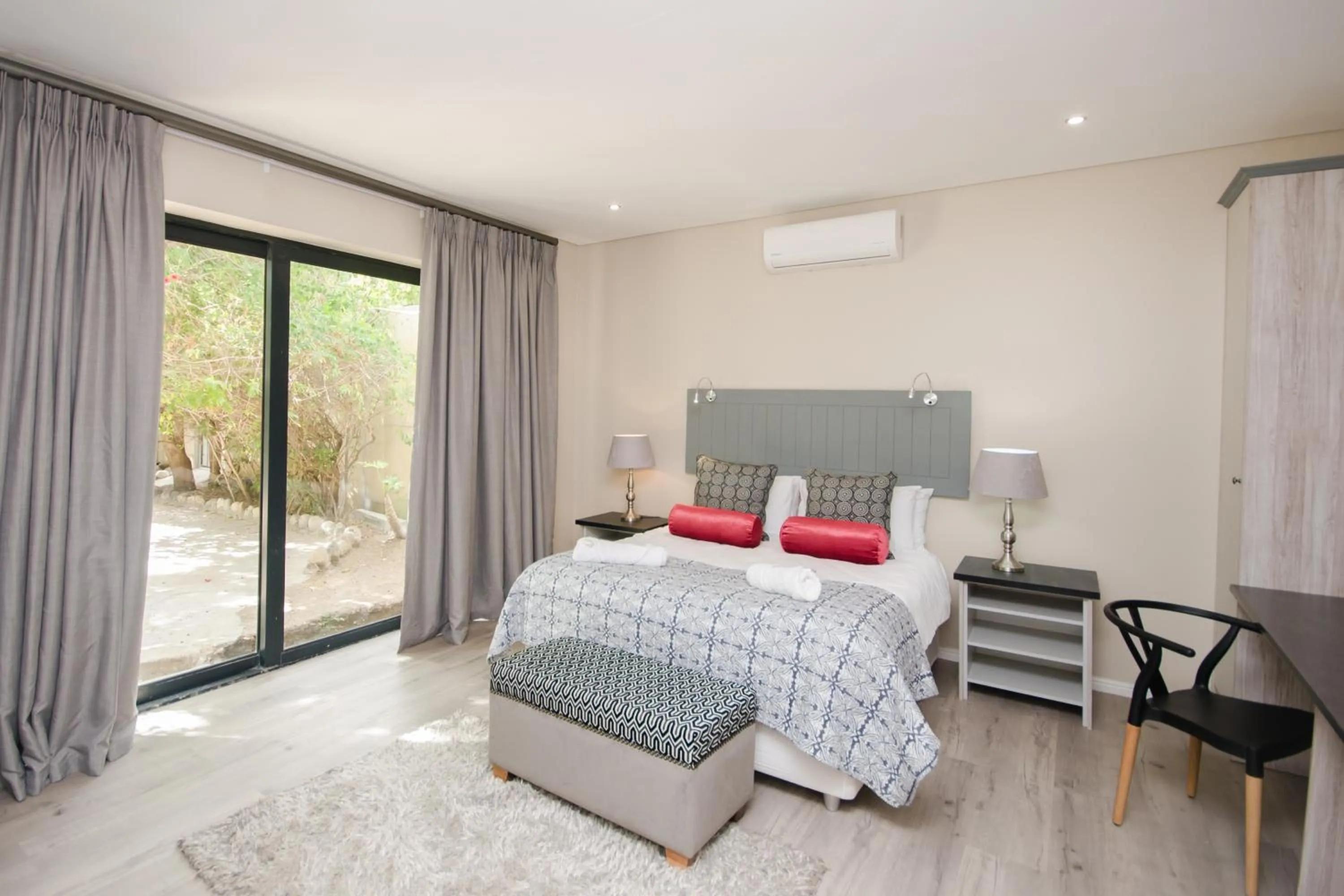 Bedroom, Bed in Du Kloof Lodge