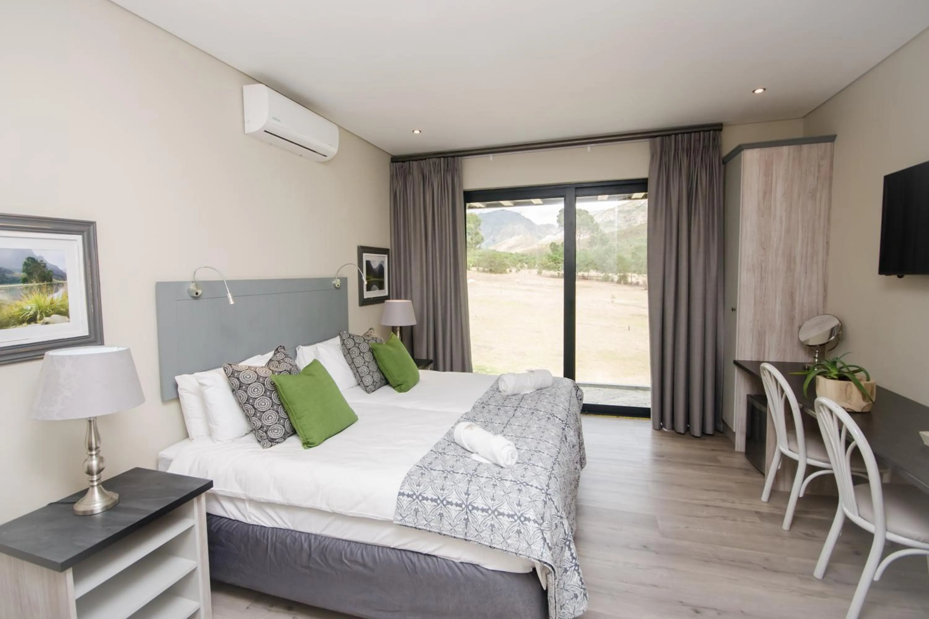 Bedroom, Bed in Du Kloof Lodge