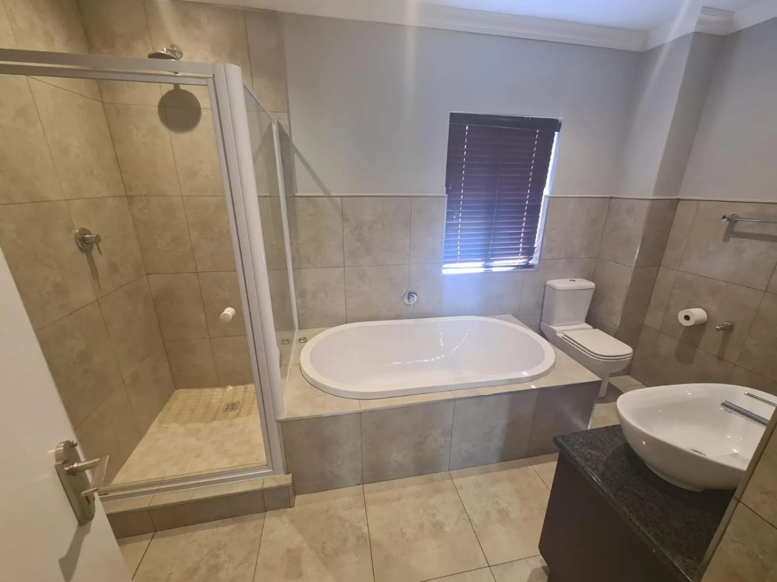 Bathroom in Du Kloof Lodge