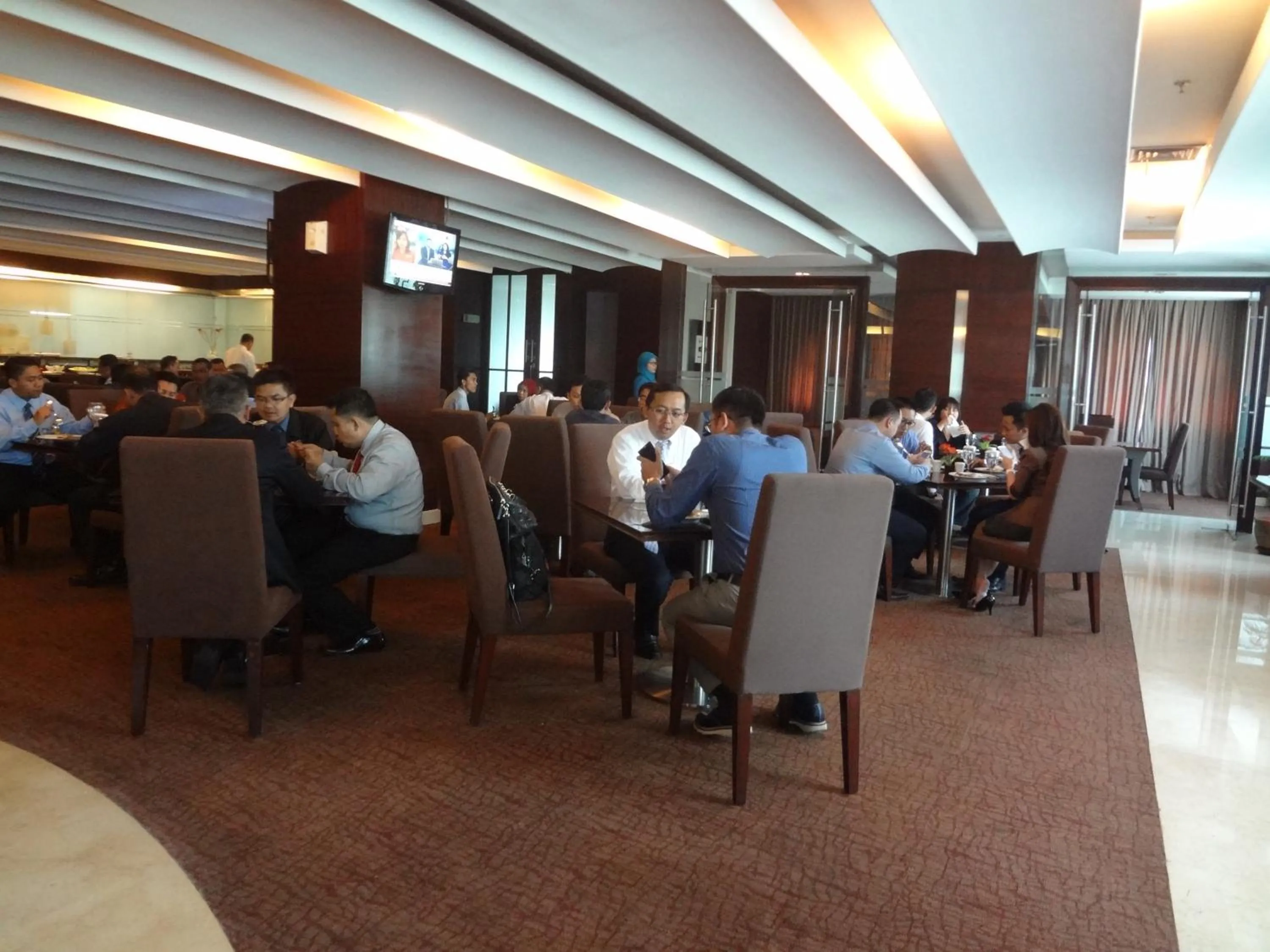 Restaurant/places to eat in President Executive Club