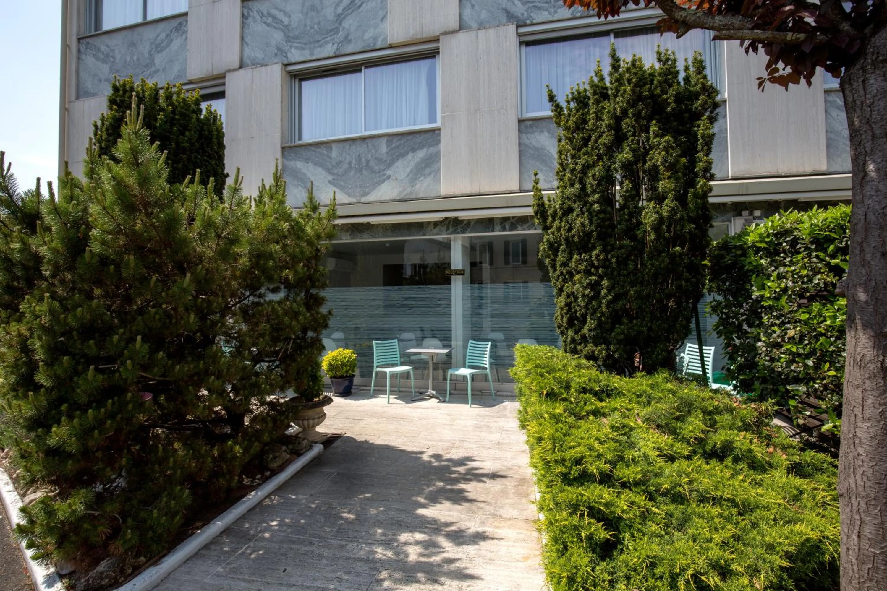 Facade/entrance in Bristol Logis Cit'Hotel Périgueux Centre