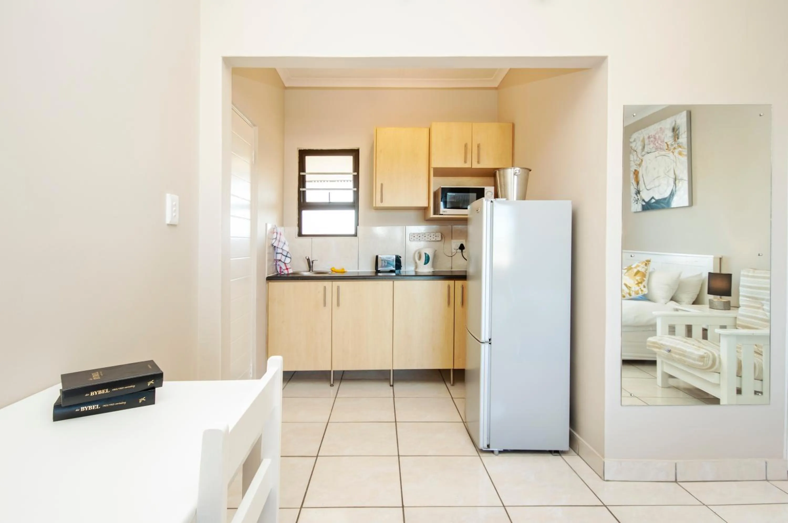 Kitchen or kitchenette in King Guest Lodge