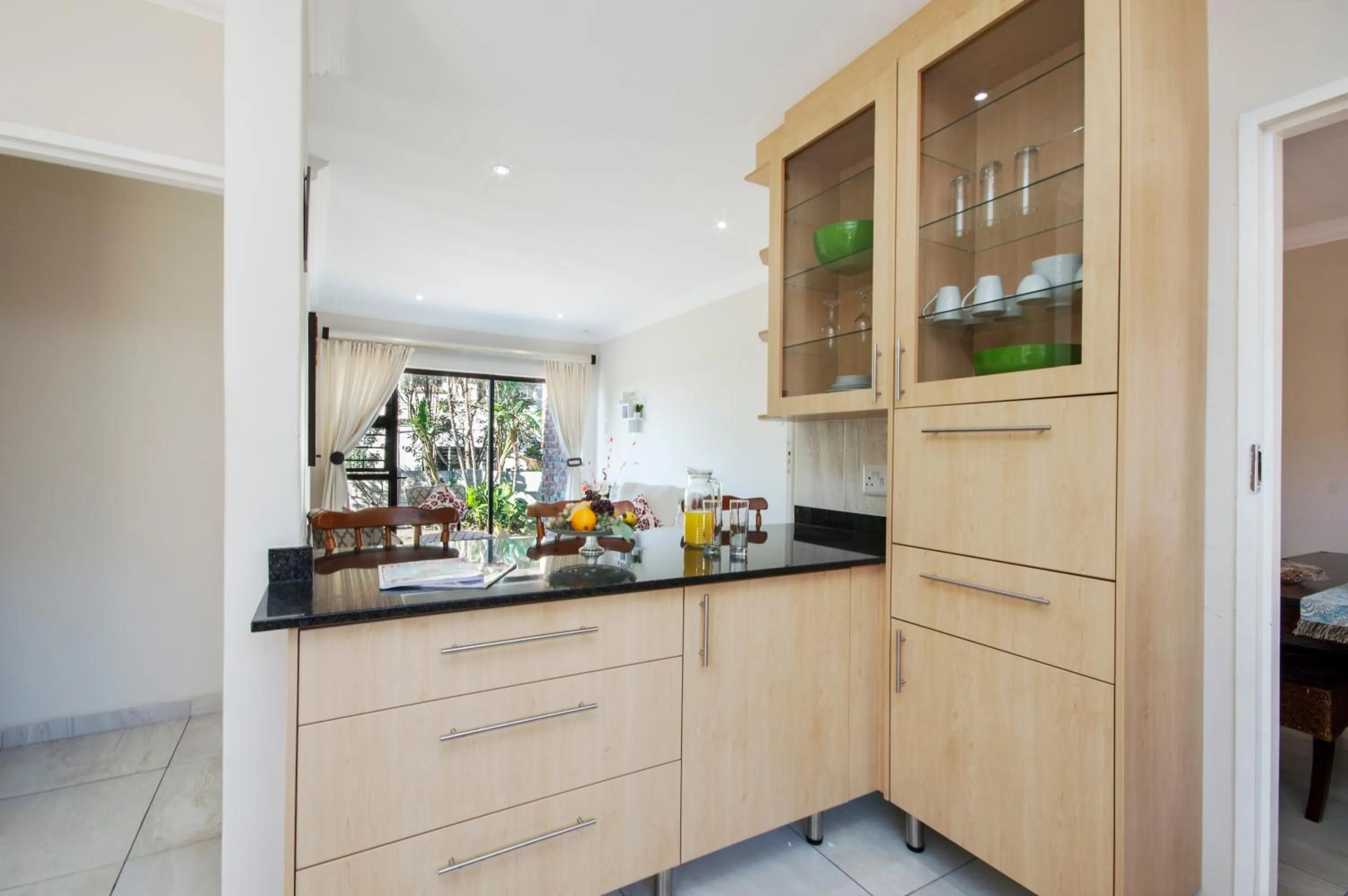 Kitchen or kitchenette in King Guest Lodge