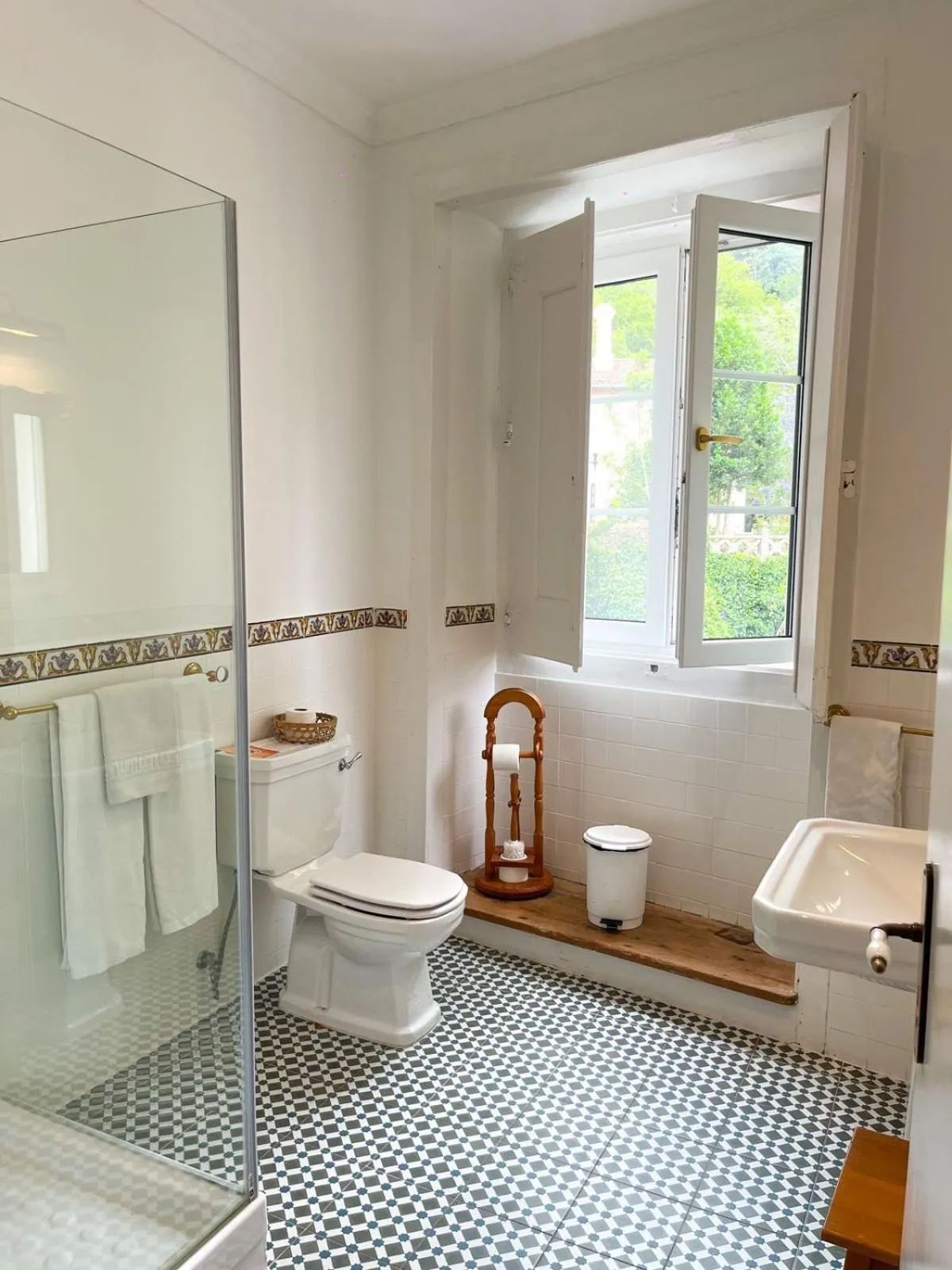 Shower in Palácio de Sintra Boutique House