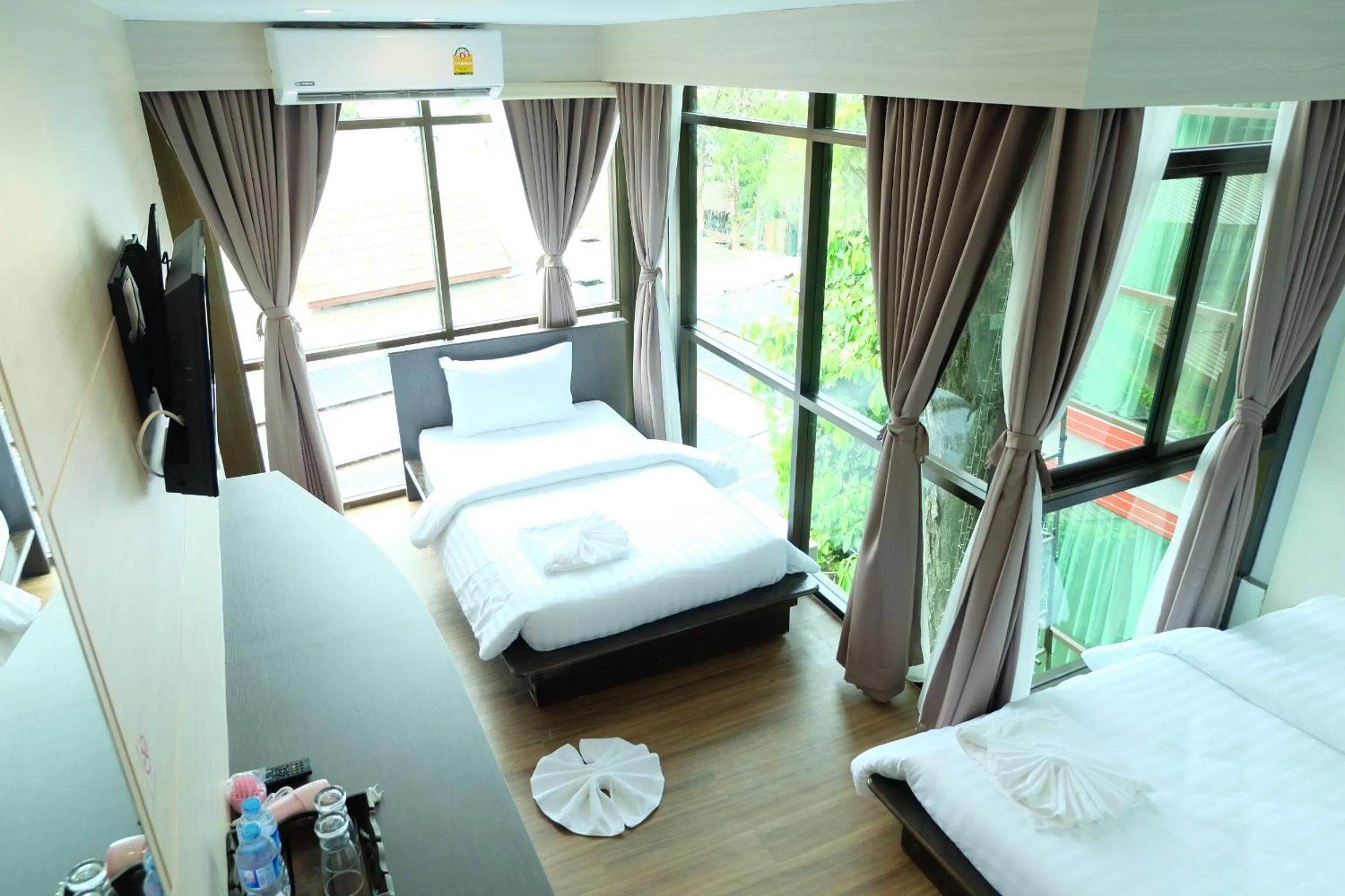 Photo of the whole room, Bed in A Plus Deluxe Hotel