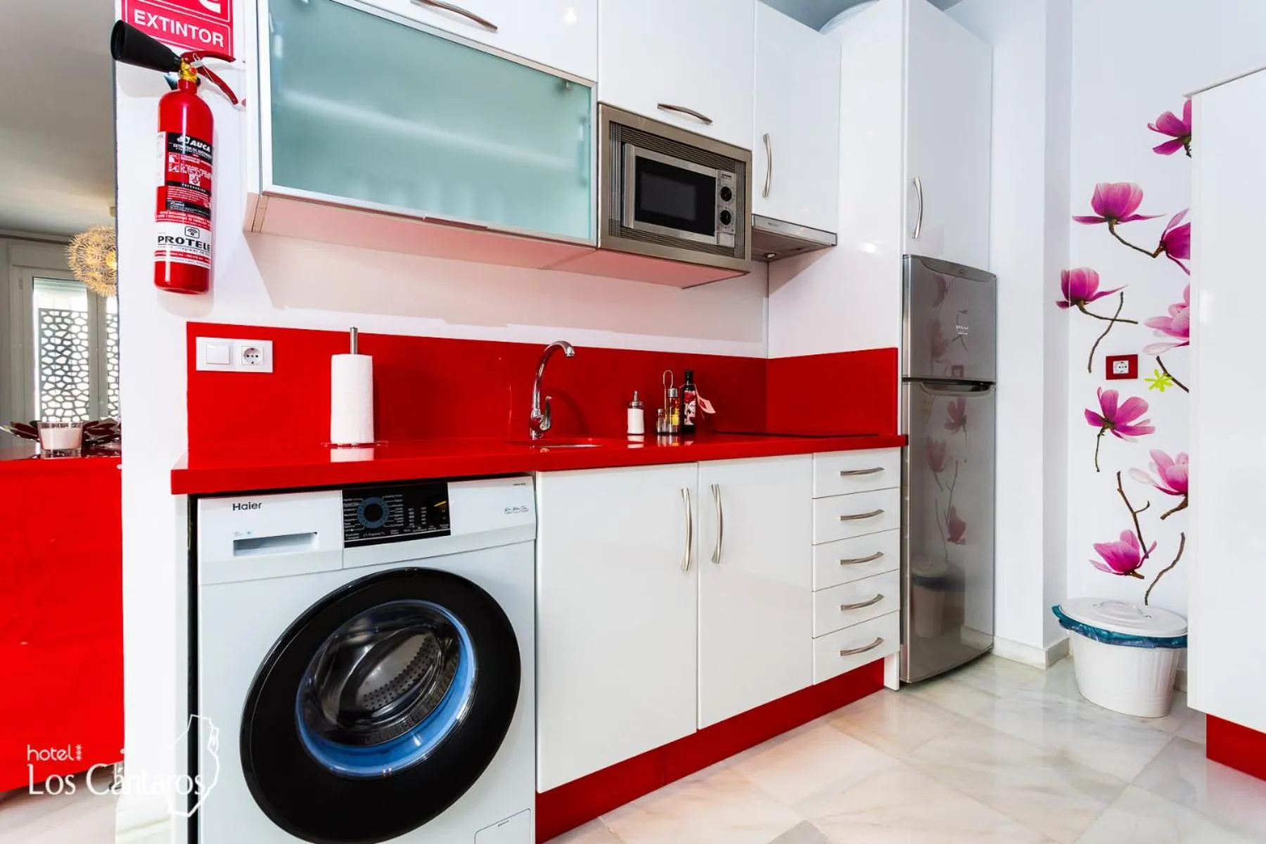 Kitchen or kitchenette in Apartamentos Los Cantaros