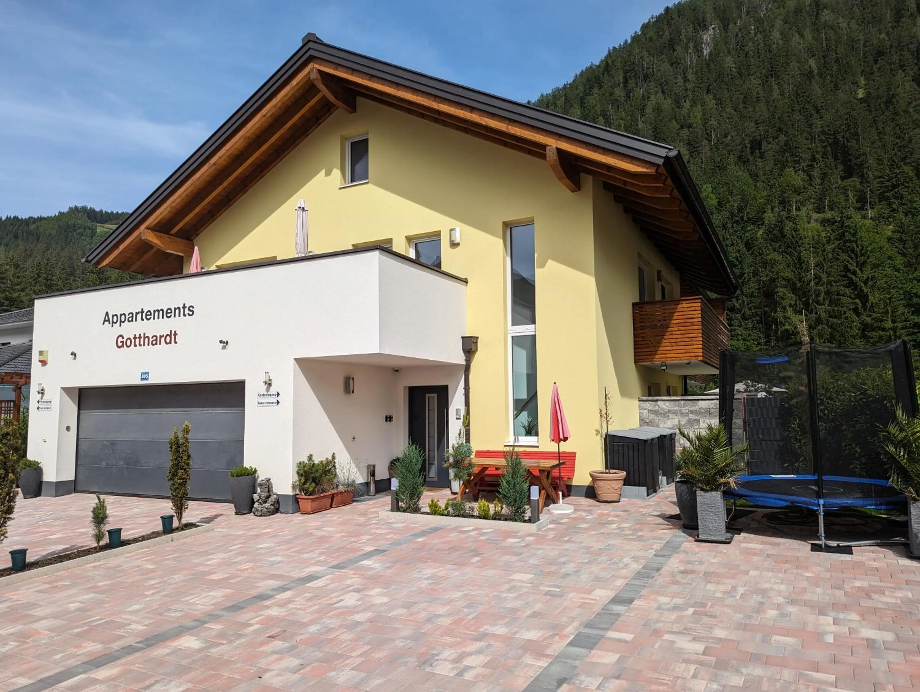 Property building in Appartements Gotthardt
