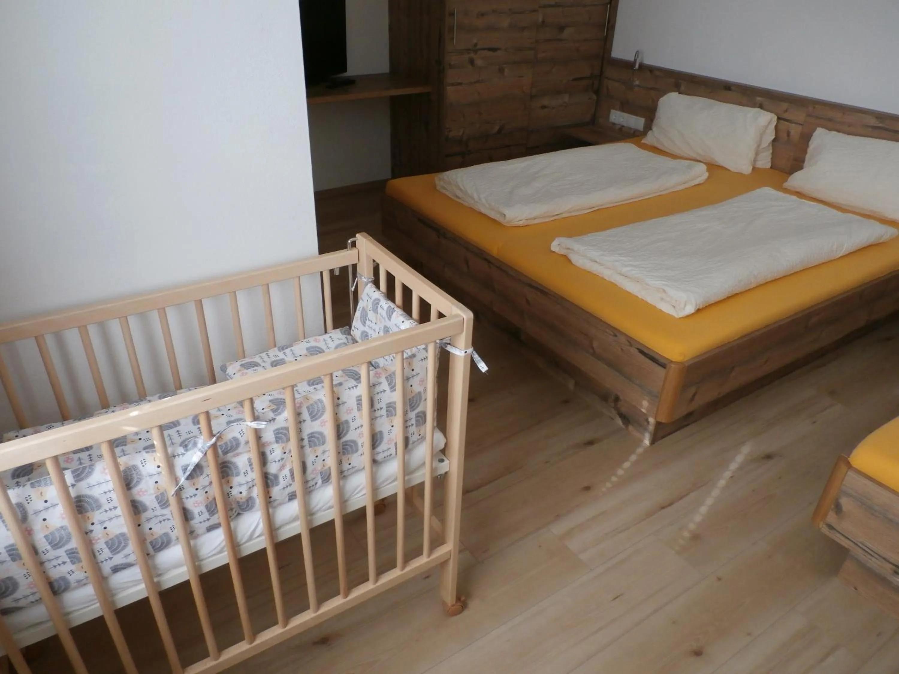 Bed in Appartements Gotthardt