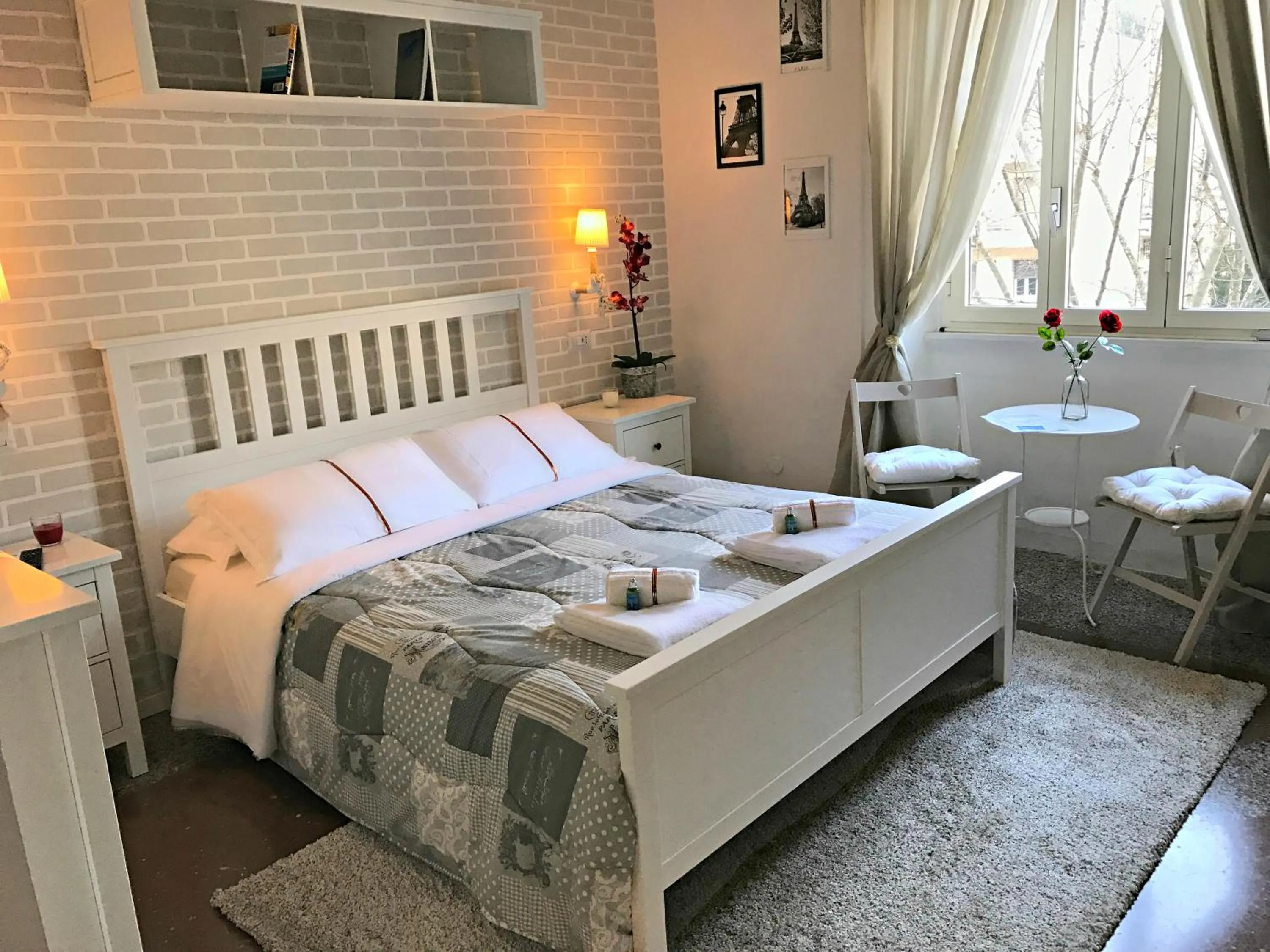 Bed in Moonlight Inn Guesthouse