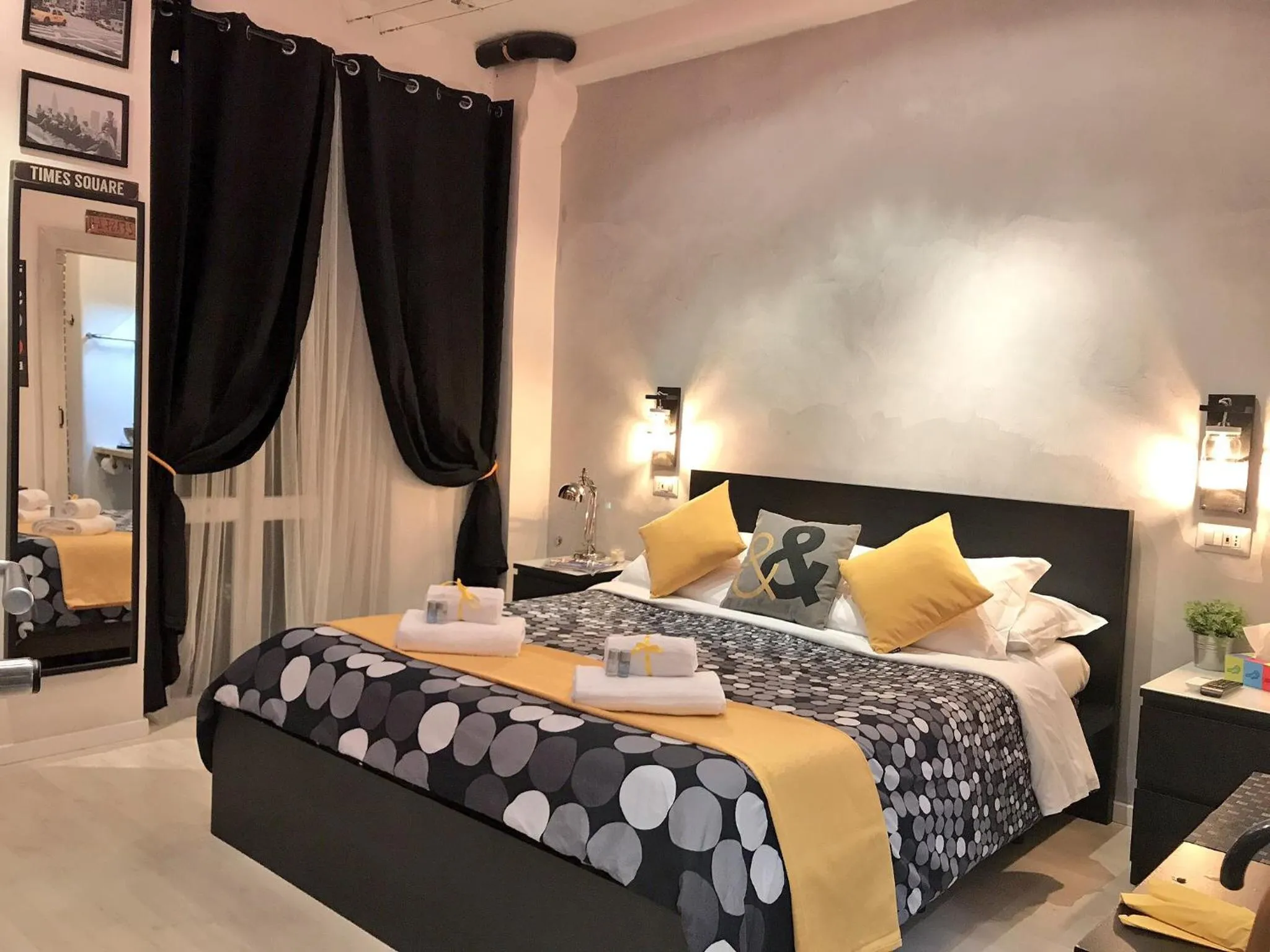 Bed in Moonlight Inn Guesthouse