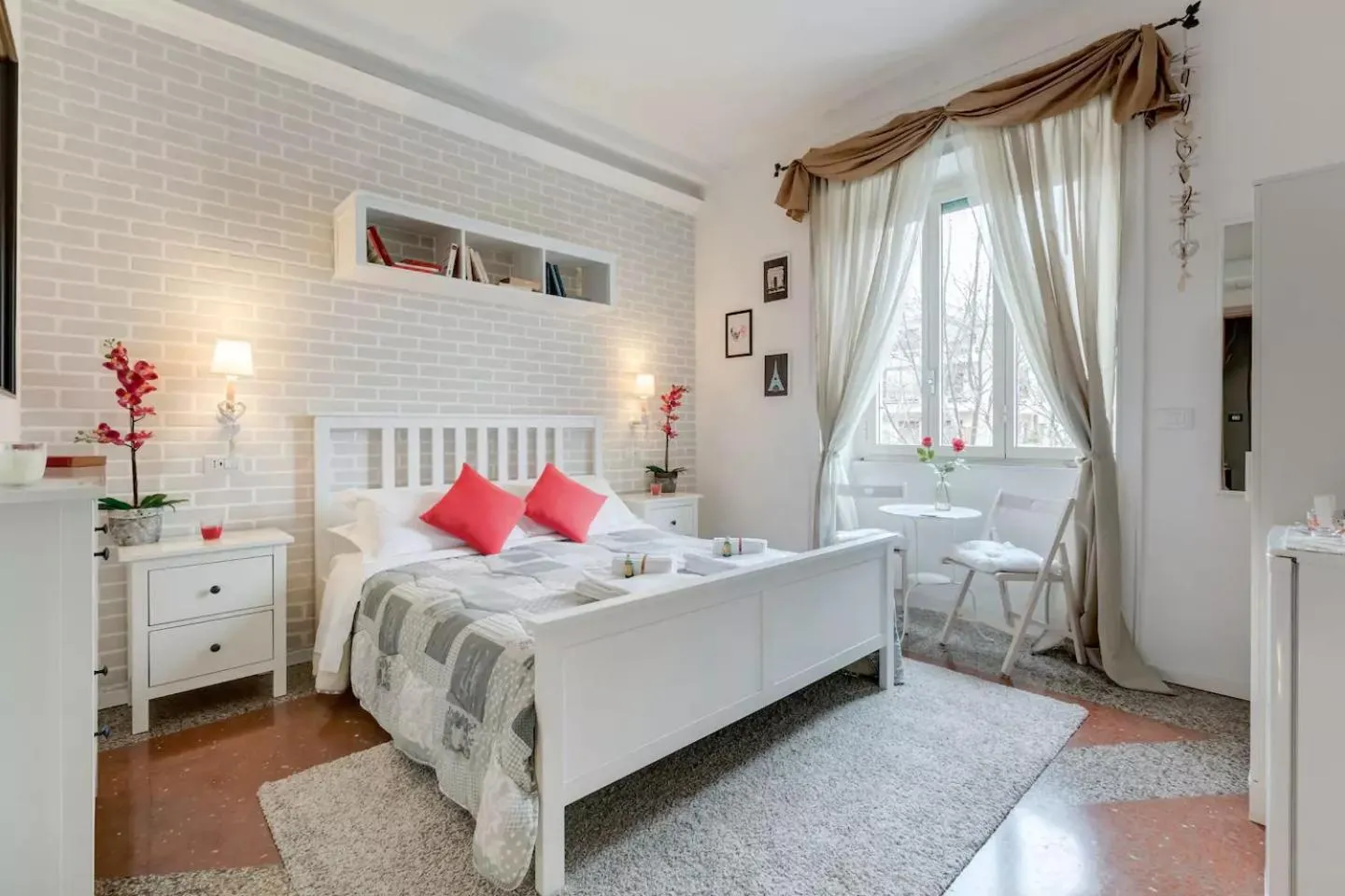 Bed in Moonlight Inn Guesthouse