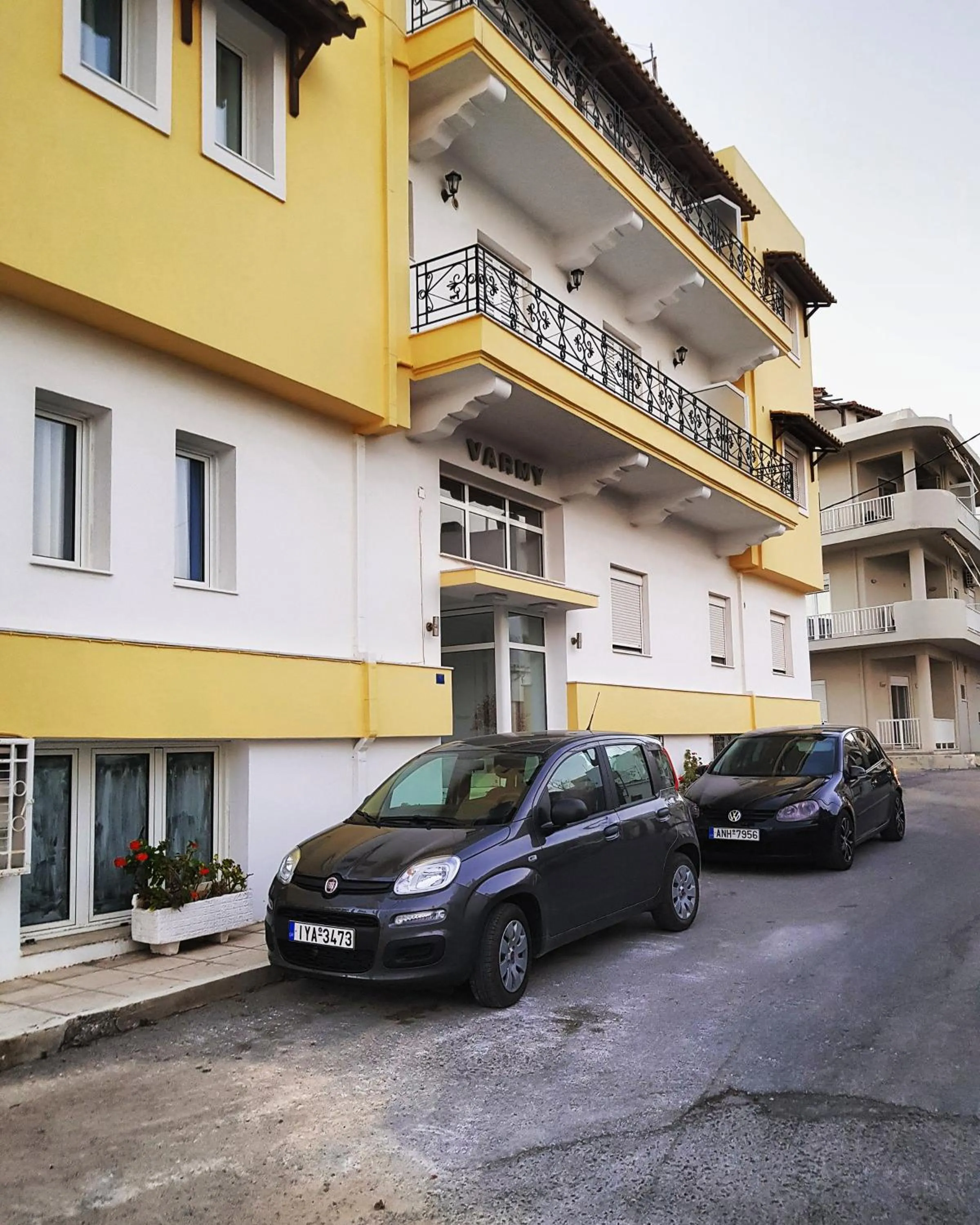 Property building in Varmy