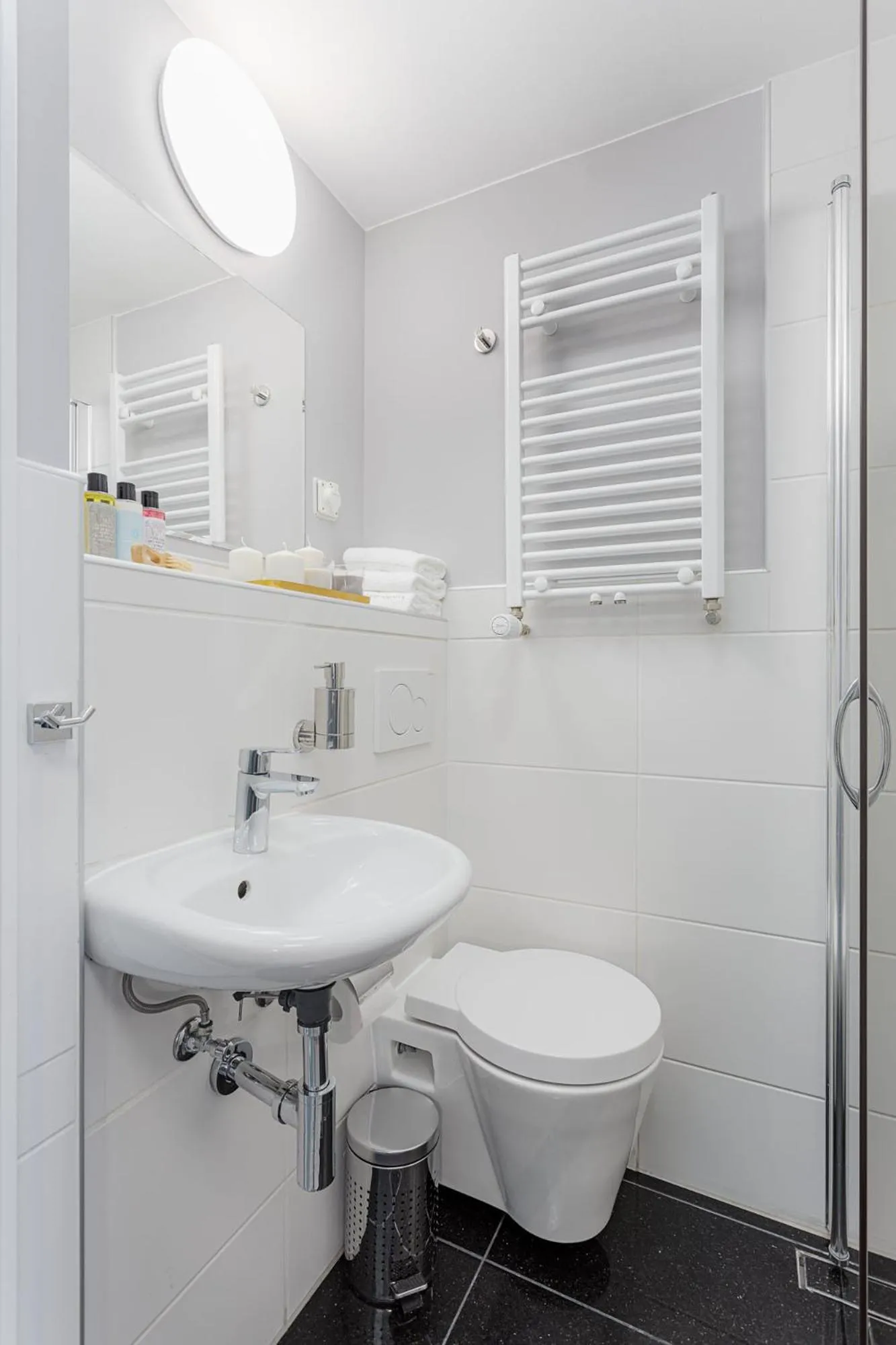 Toilet in VISIONAPARTMENTS Lucerne - contactless check-in