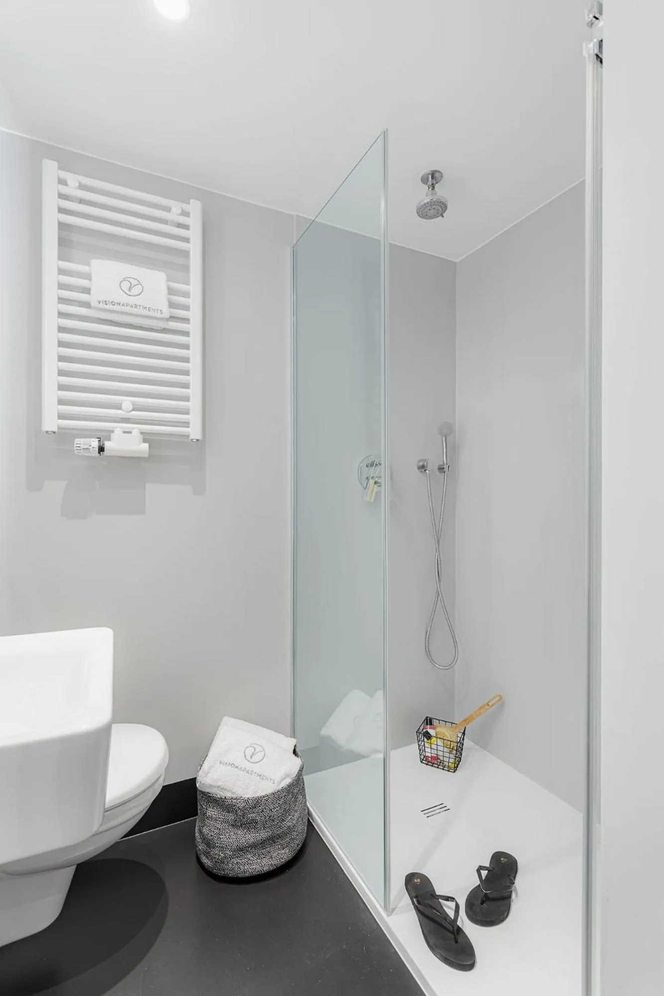 Shower in VISIONAPARTMENTS Lucerne - contactless check-in