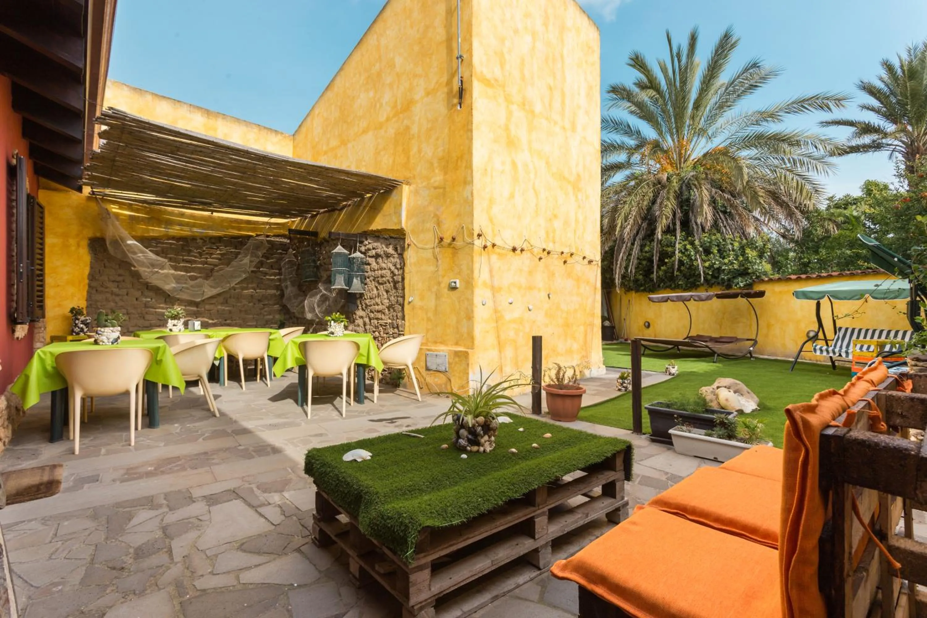 Property building in Affittacamere Shardana