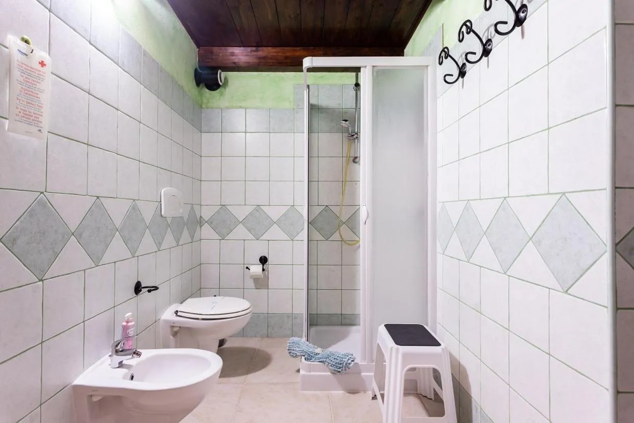 Bathroom in Affittacamere Shardana