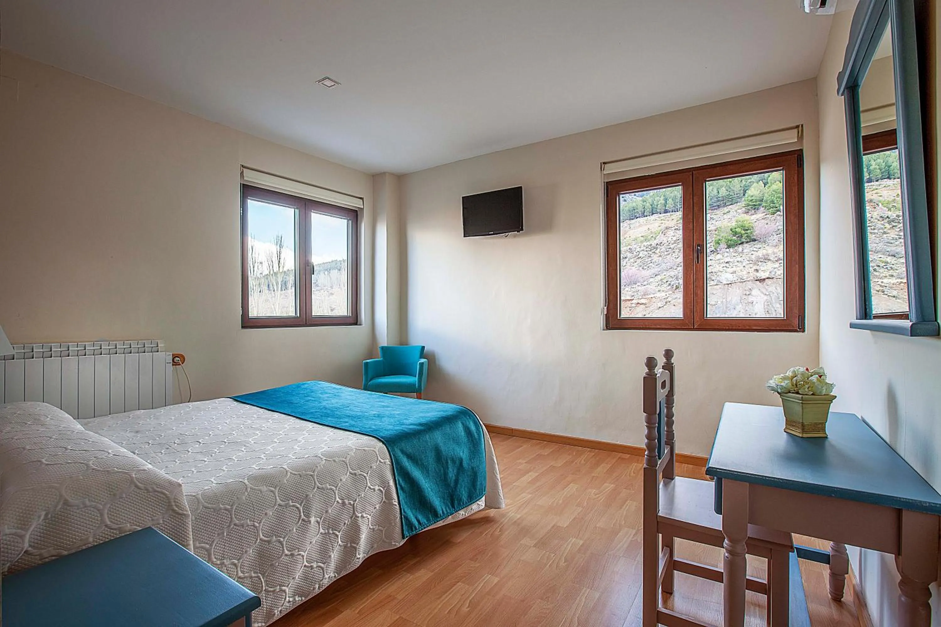 Photo of the whole room in Hotel Sulayr
