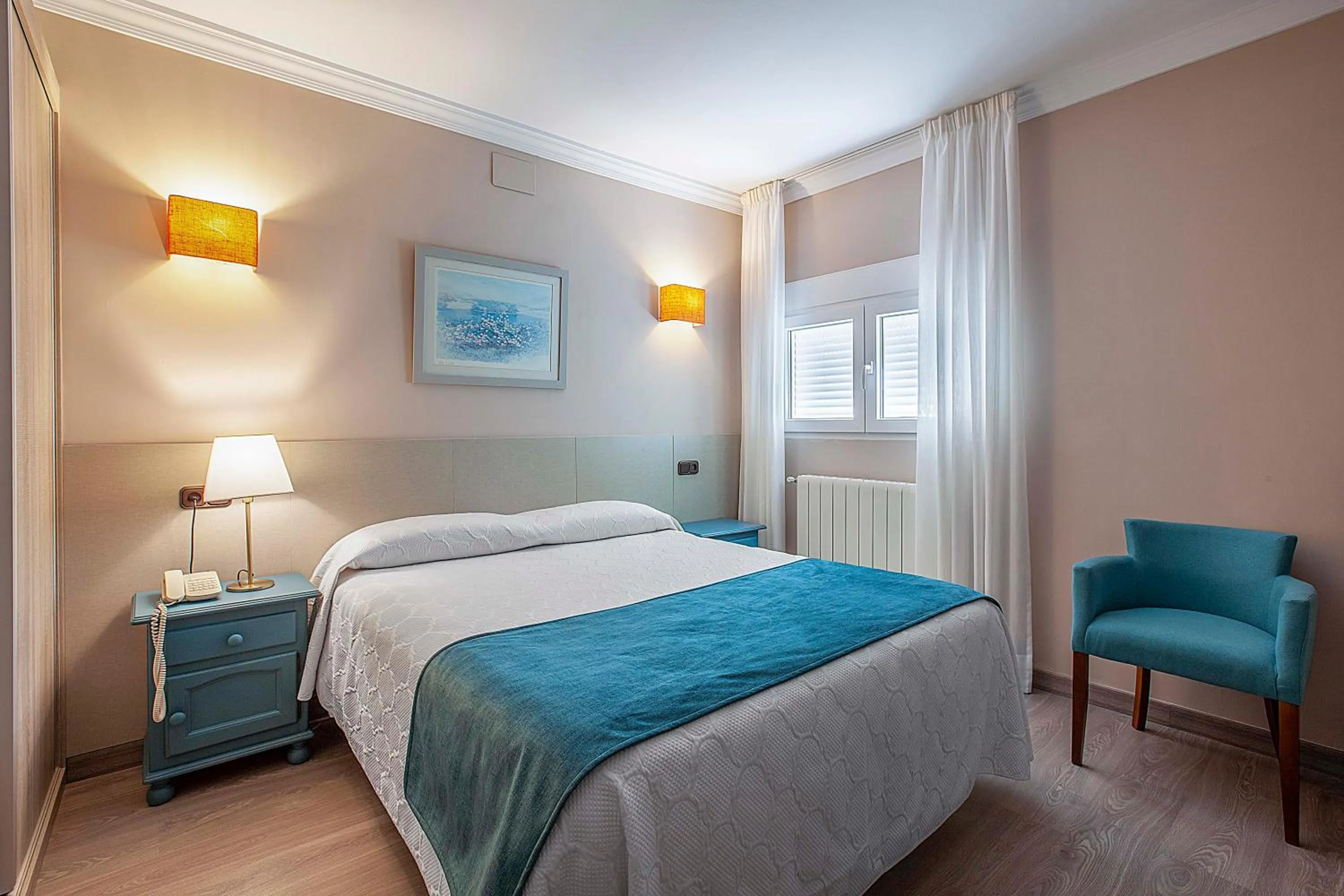 Bed in Hotel Sulayr