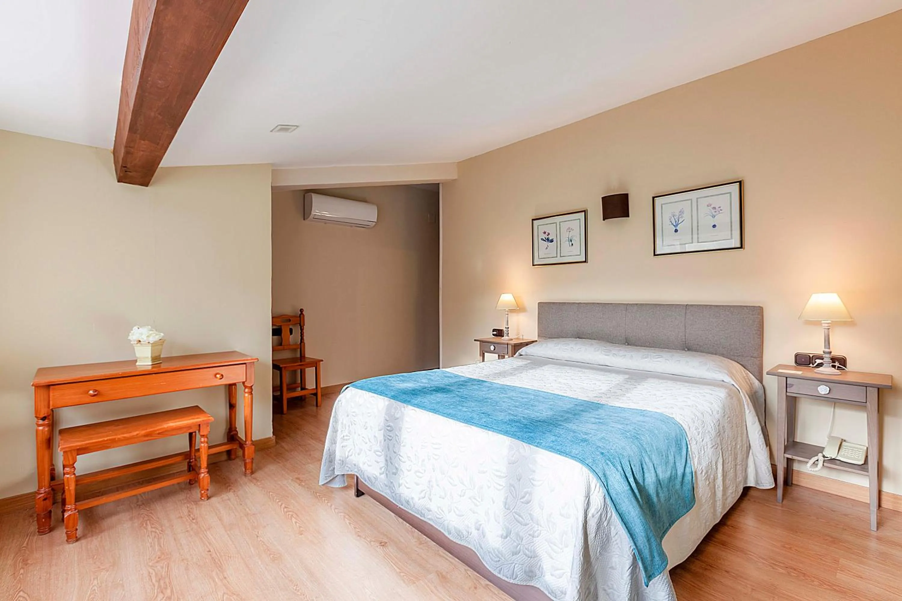 Bed in Hotel Sulayr