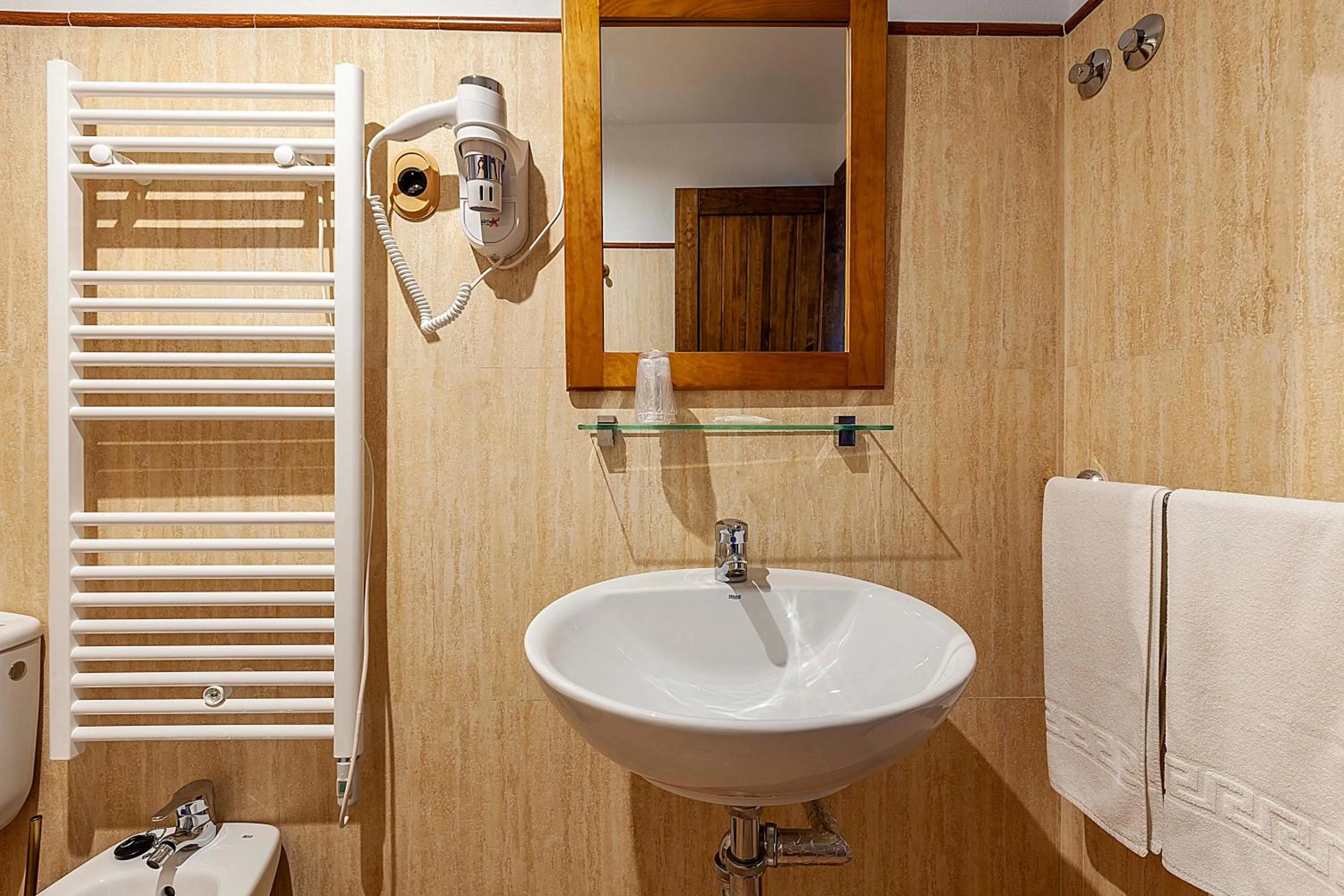 Bathroom in Hotel Sulayr