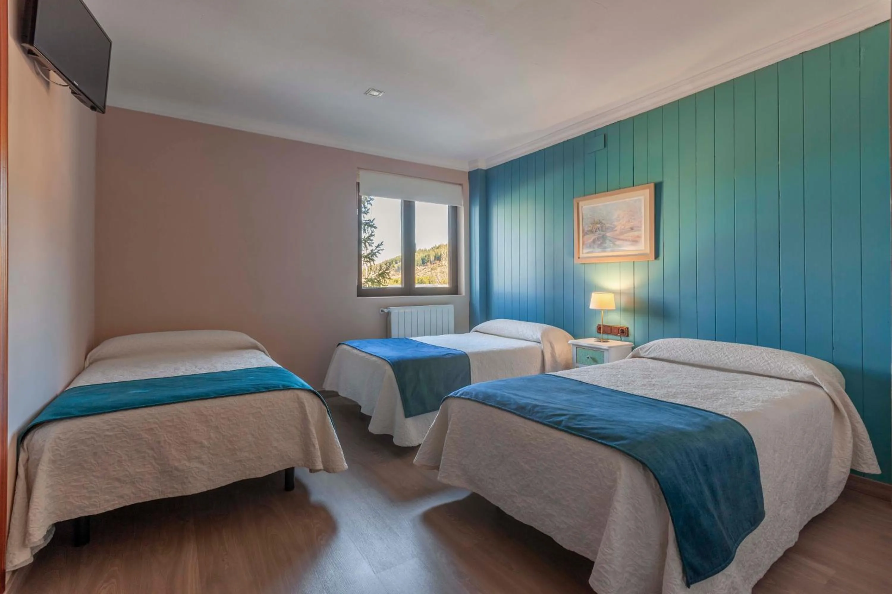 Bed in Hotel Sulayr