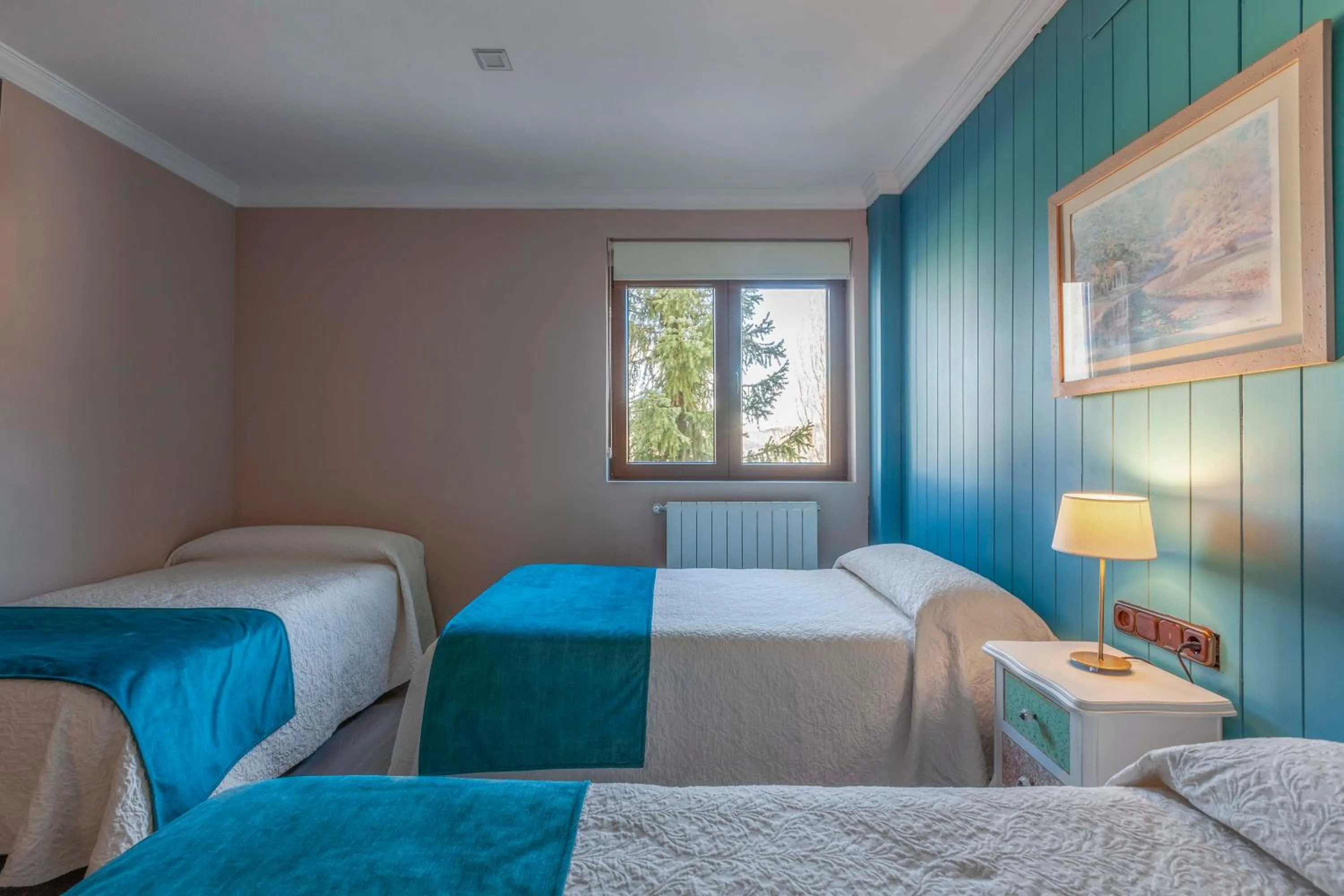 Photo of the whole room in Hotel Sulayr
