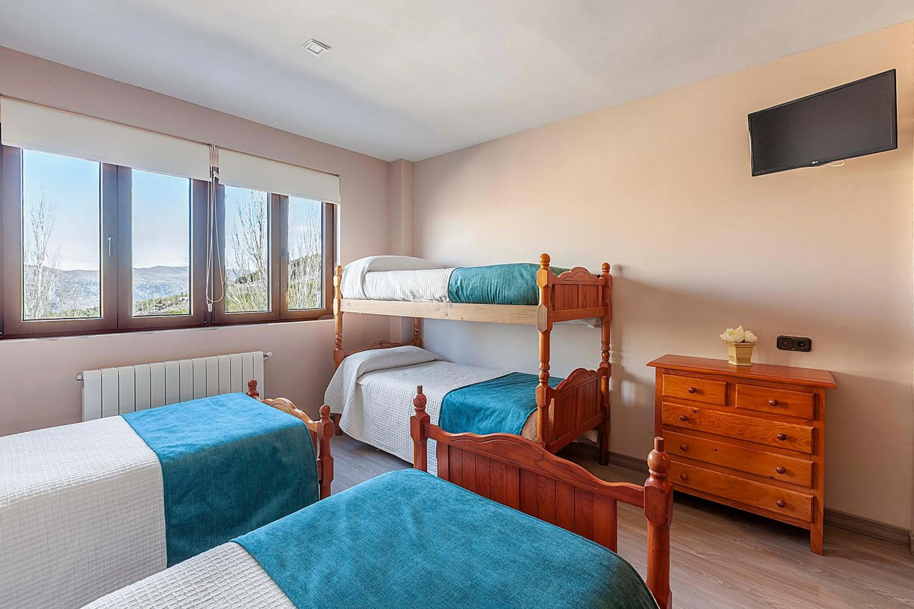 bunk bed in Hotel Sulayr