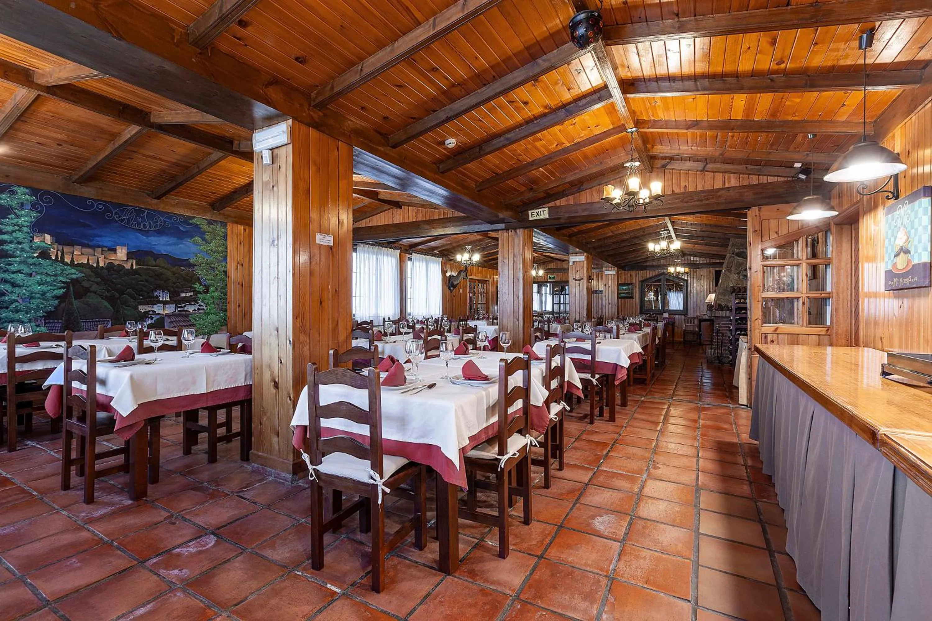 Restaurant/places to eat in Hotel Sulayr