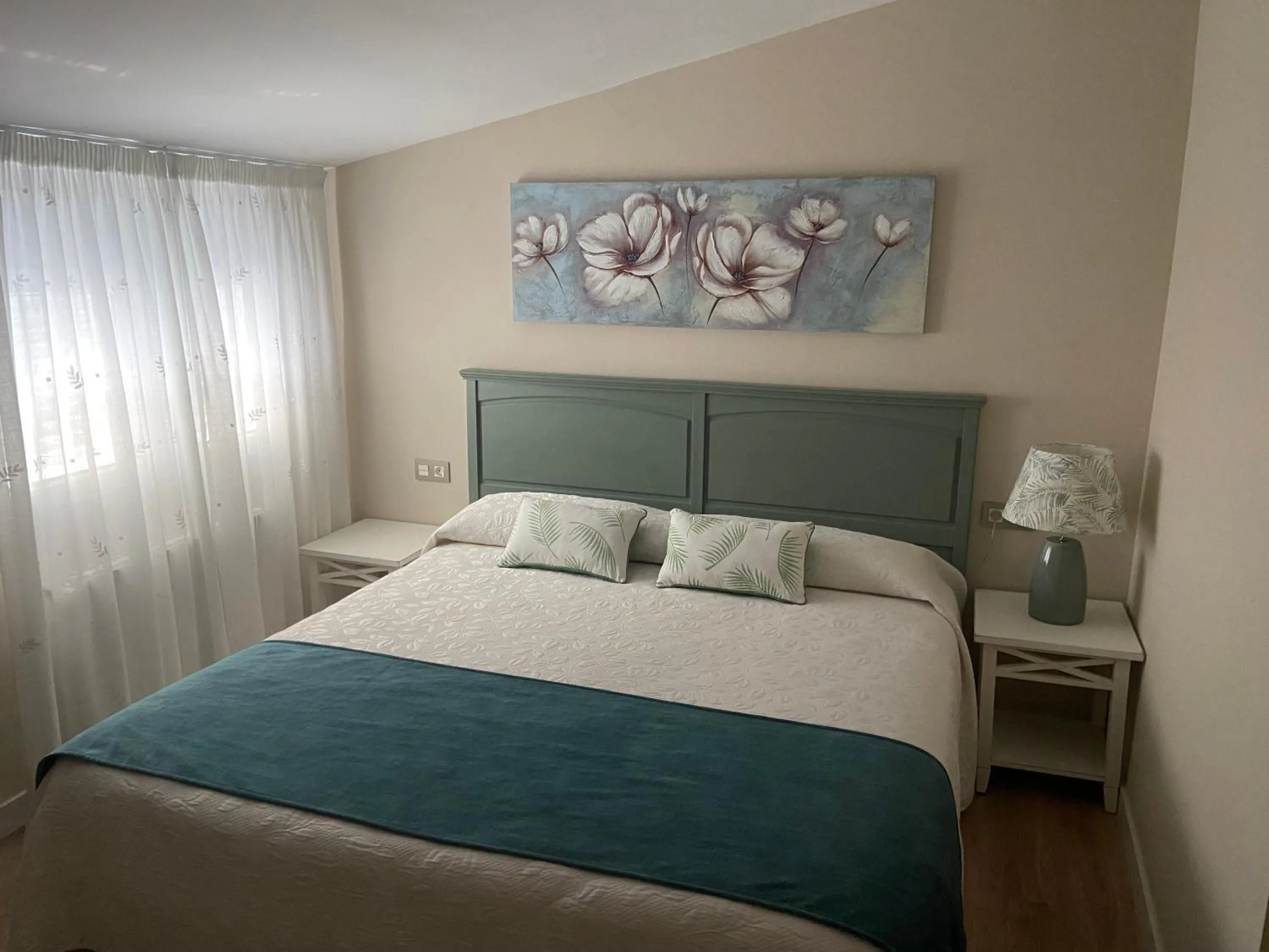 Bed in Hotel Sulayr