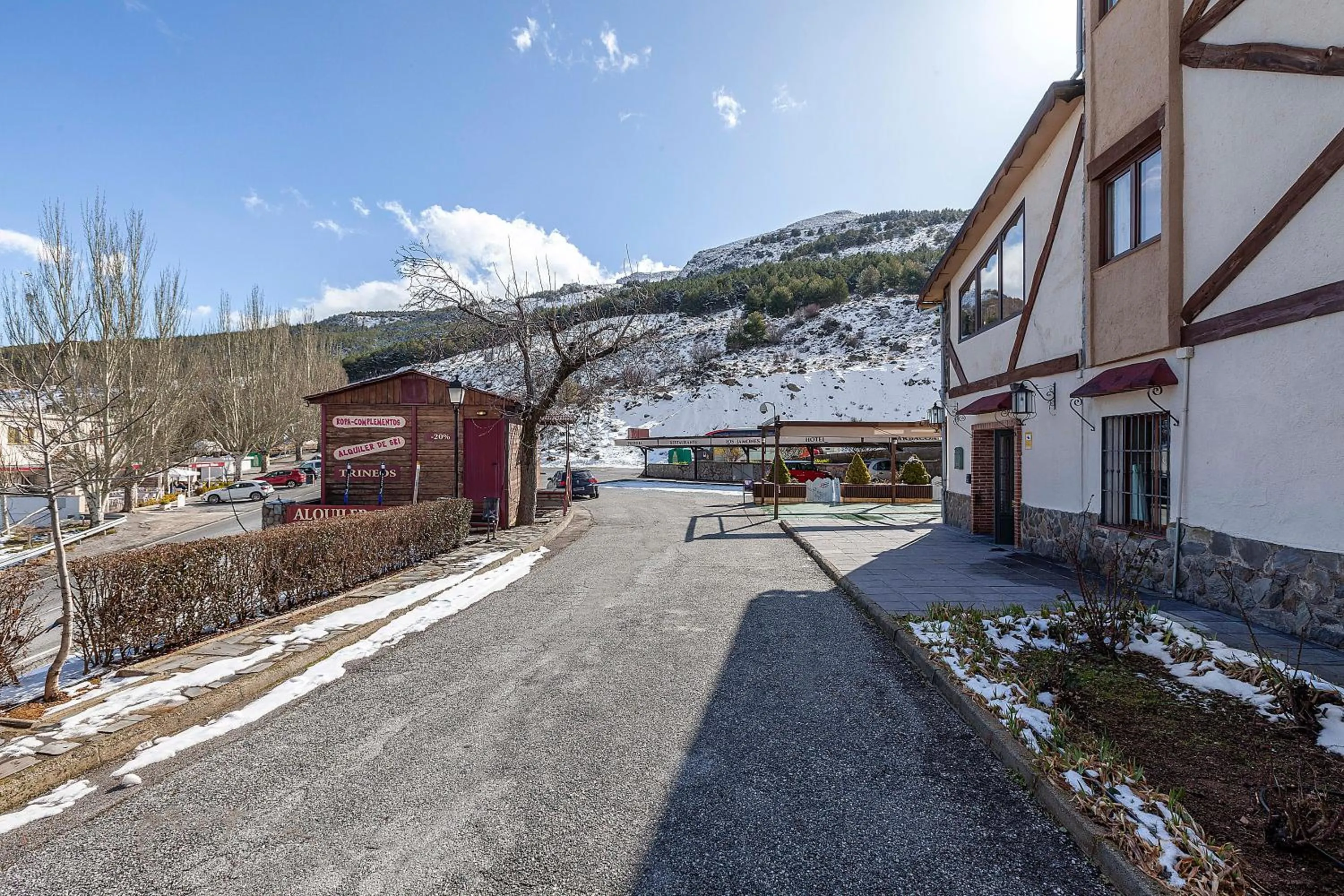 Property building in Hotel Sulayr