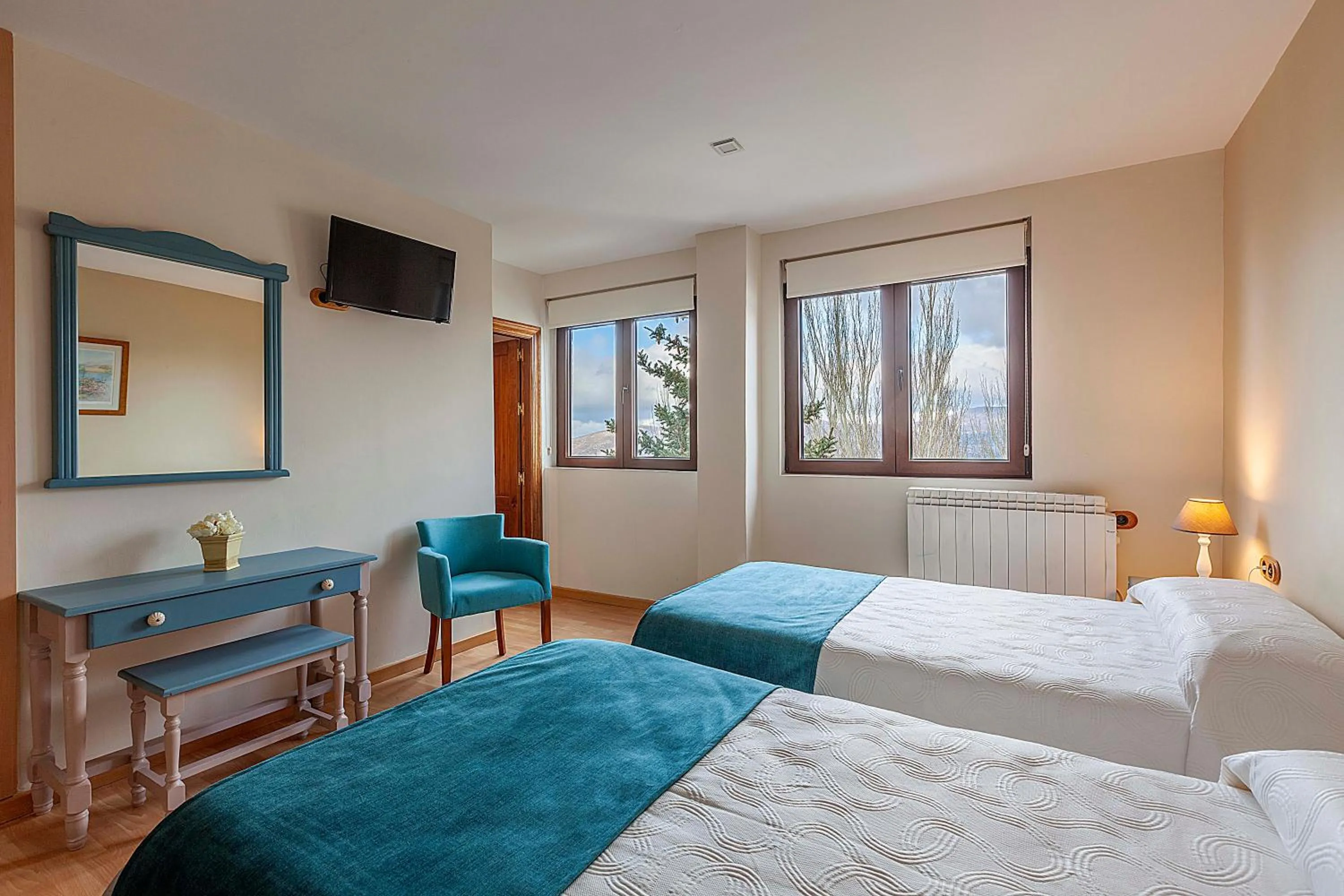 Photo of the whole room in Hotel Sulayr