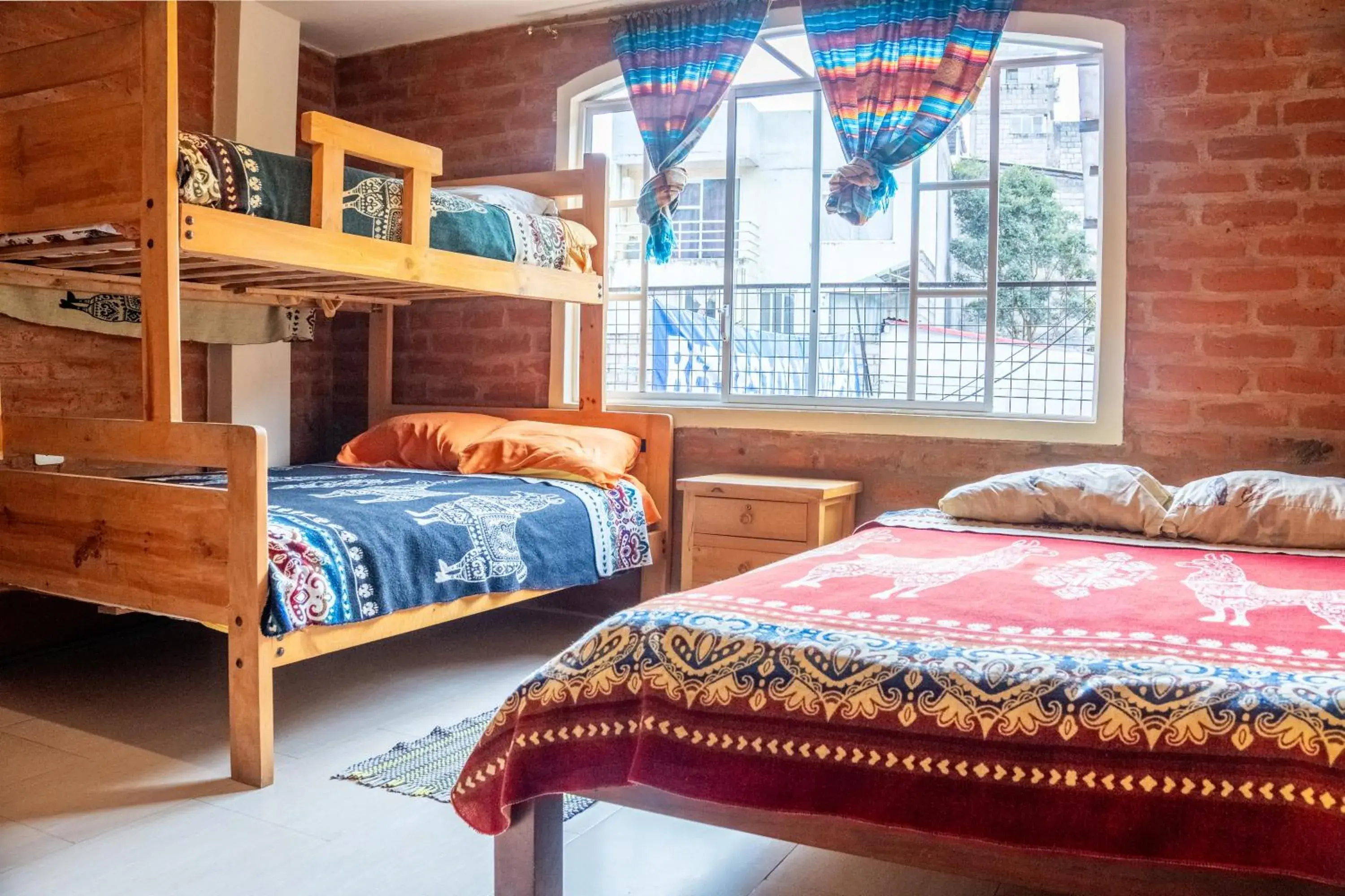 Family Room with Bathroom in Hostal La Casa Amarilla City Family Room with Bathroom in Hostal La Casa Amarilla City