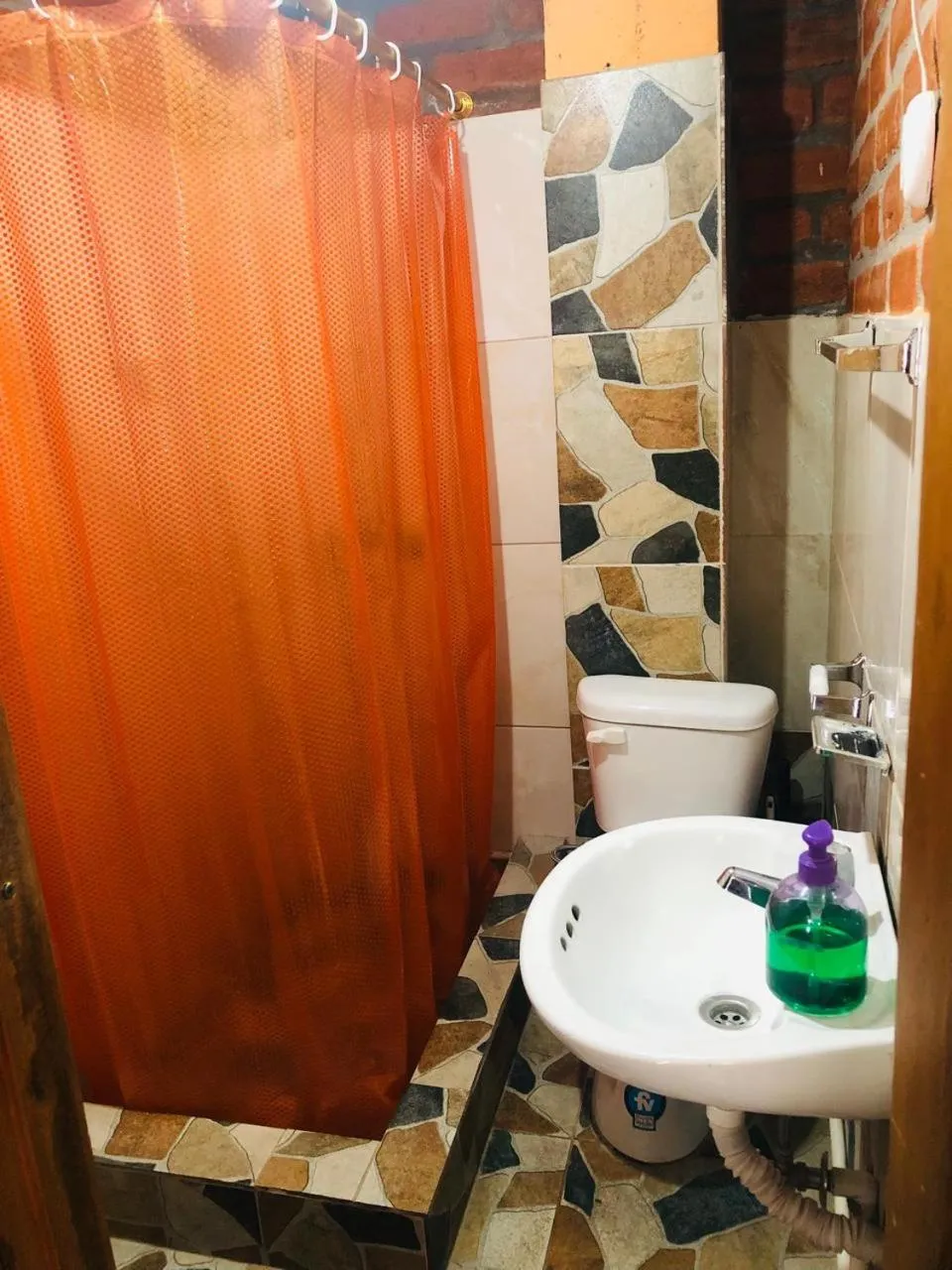 Bathroom in Hostal La Casa Amarilla City