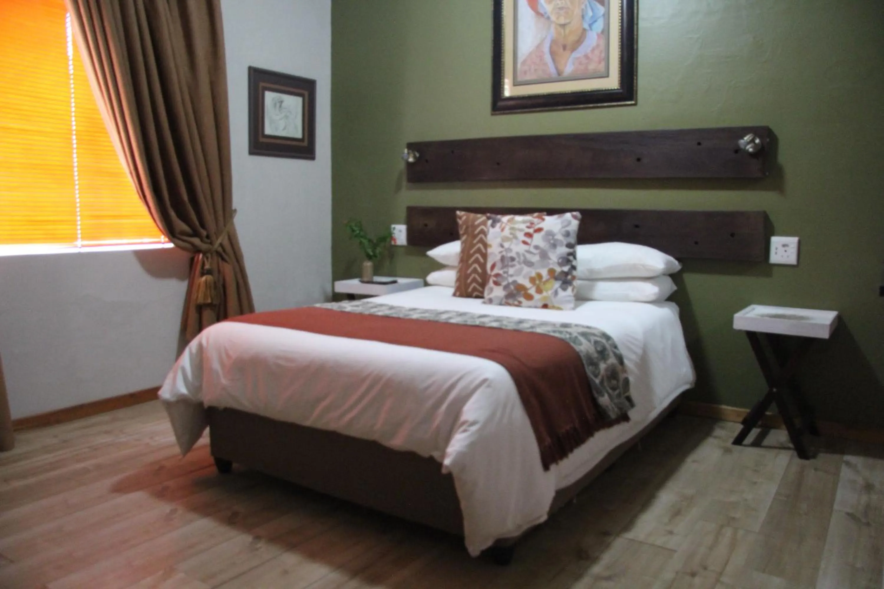 Deluxe Double Room with Shower - single occupancy in AshTree GuestHouse