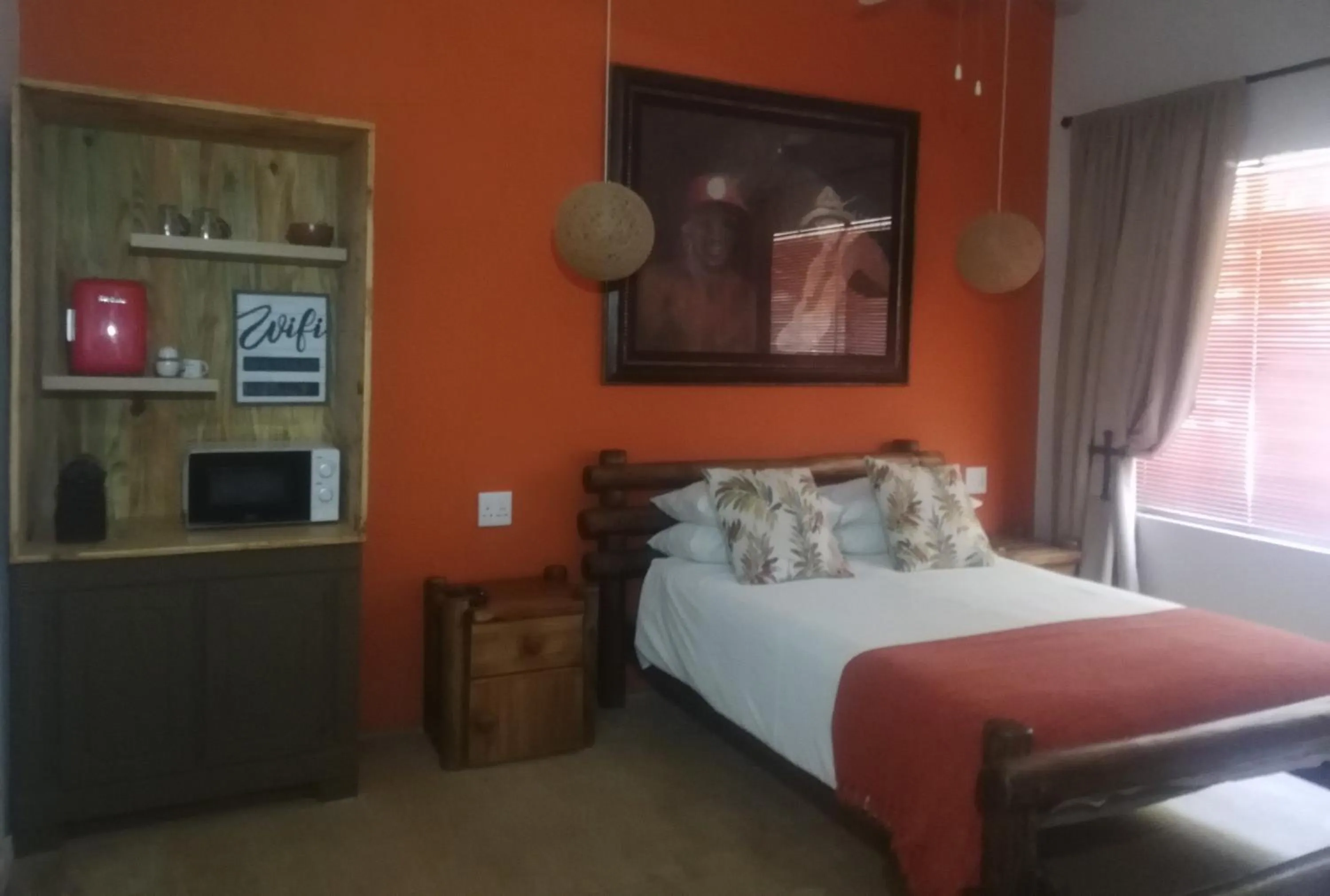 Large Double Room in AshTree GuestHouse